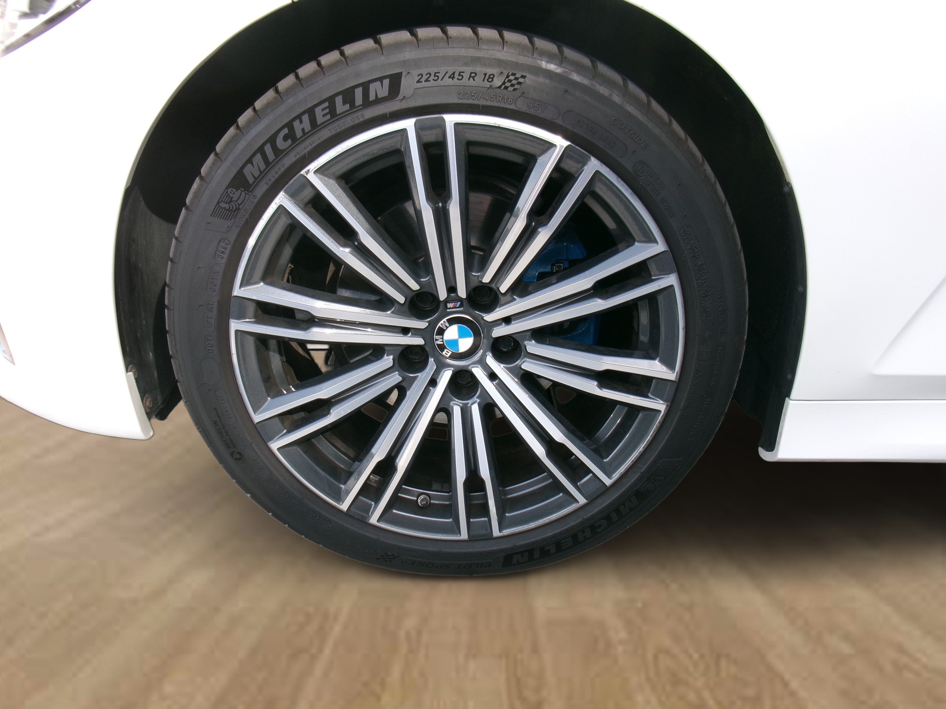 BMW 320d xDrive Touring M Sport Steptronic-showroom-element-3