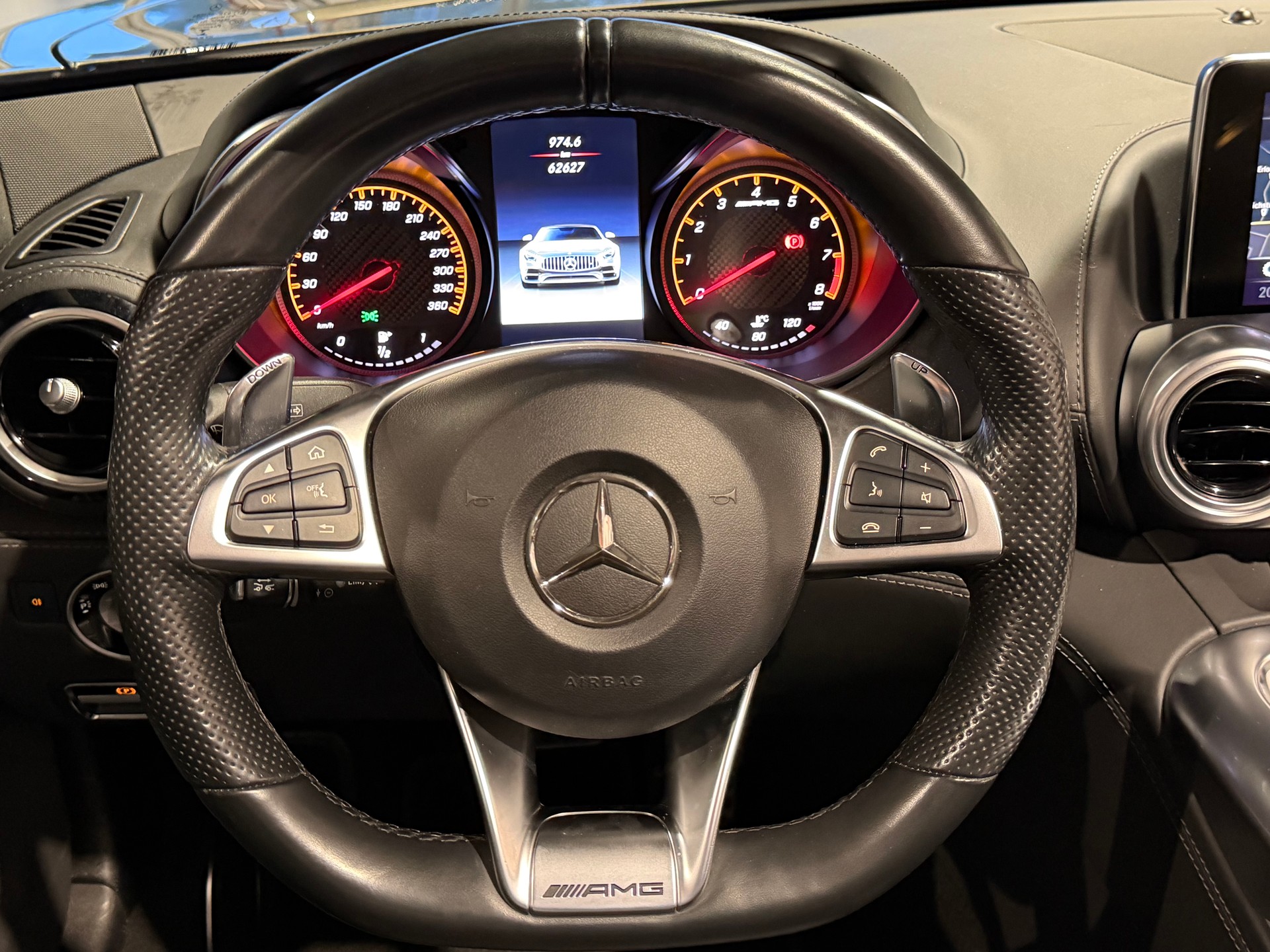 MERCEDES-BENZ AMG GT C Roadster Speedshift DCT-image-12
