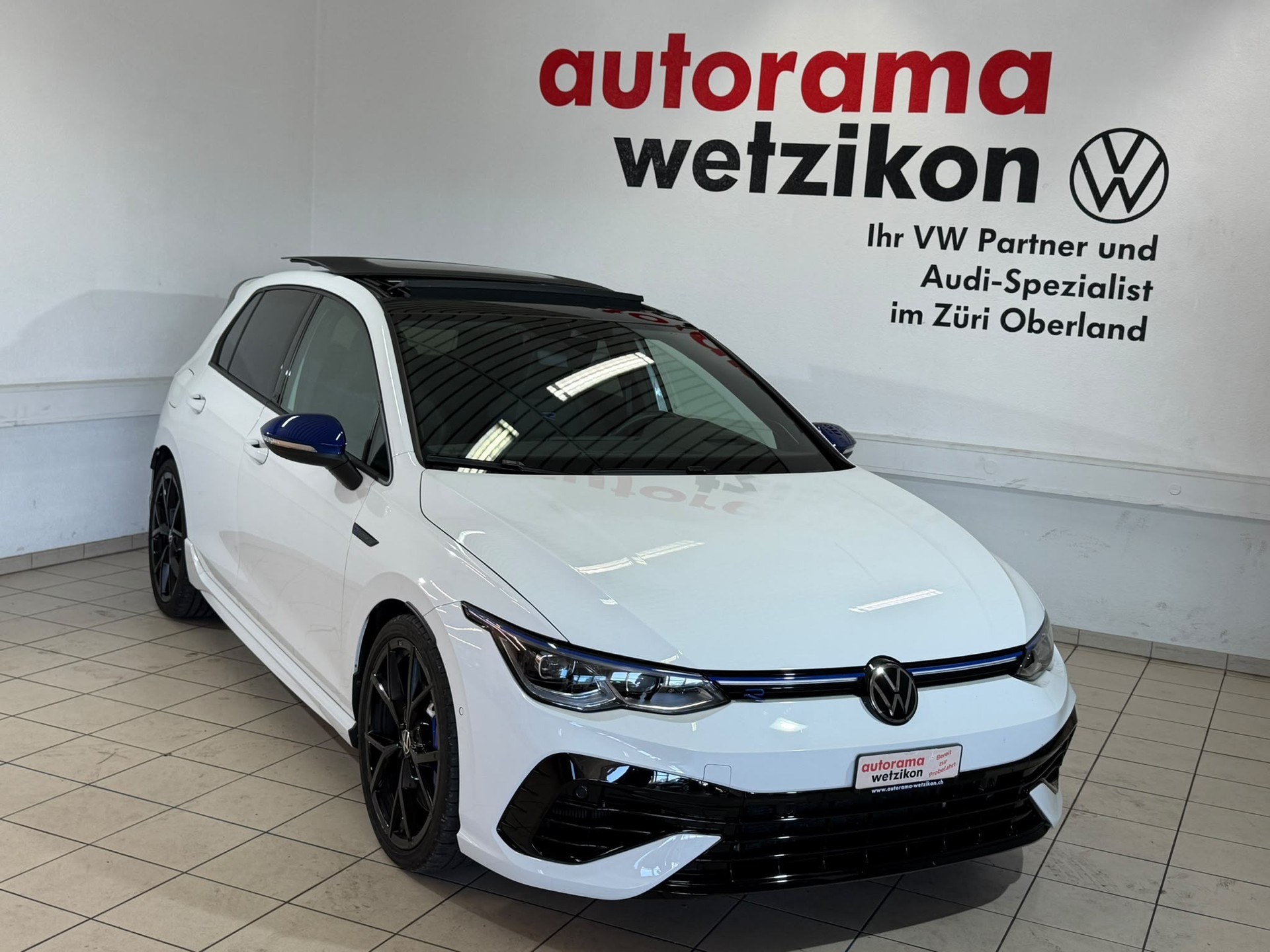 VW Golf 2.0 TSI R DSG 4Motion R 20 Years-showroom-element-1
