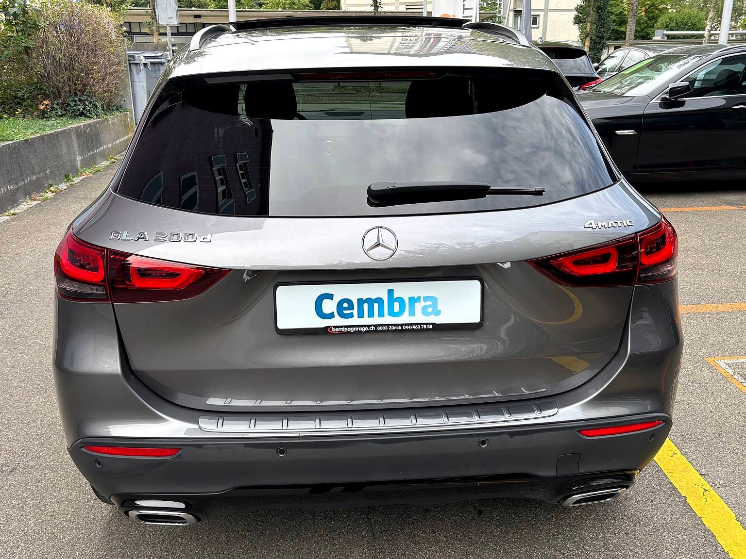 MERCEDES-BENZ GLA 200d Urban-/Progressive 4Matic 8G-DCT-showroom-element-2