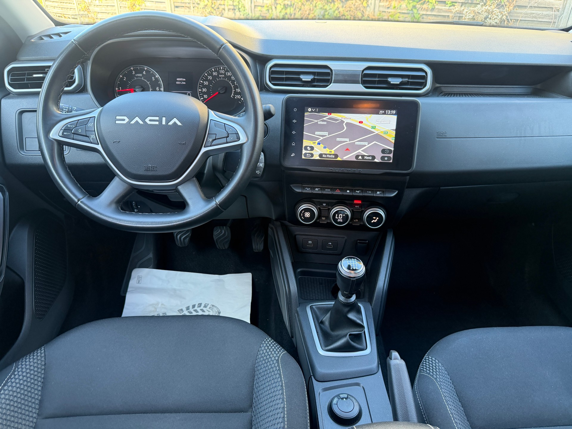 DACIA Duster Blue dCi 115 Journey 4x4-showroom-element-1