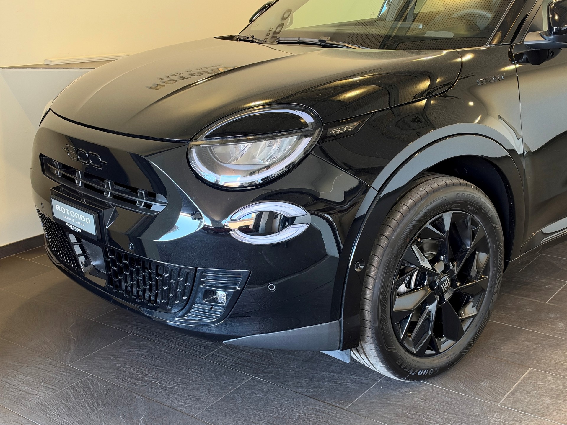 FIAT 600h Mild Hybrid Sport 145PS-showroom-element-2