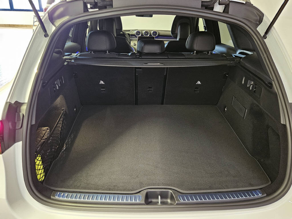 MERCEDES-BENZ GLC 220 d 4Matic AMG Line-showroom-element-3