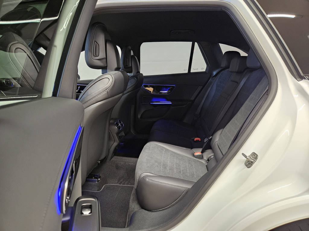 MERCEDES-BENZ GLC 220 d 4Matic AMG Line-image-11