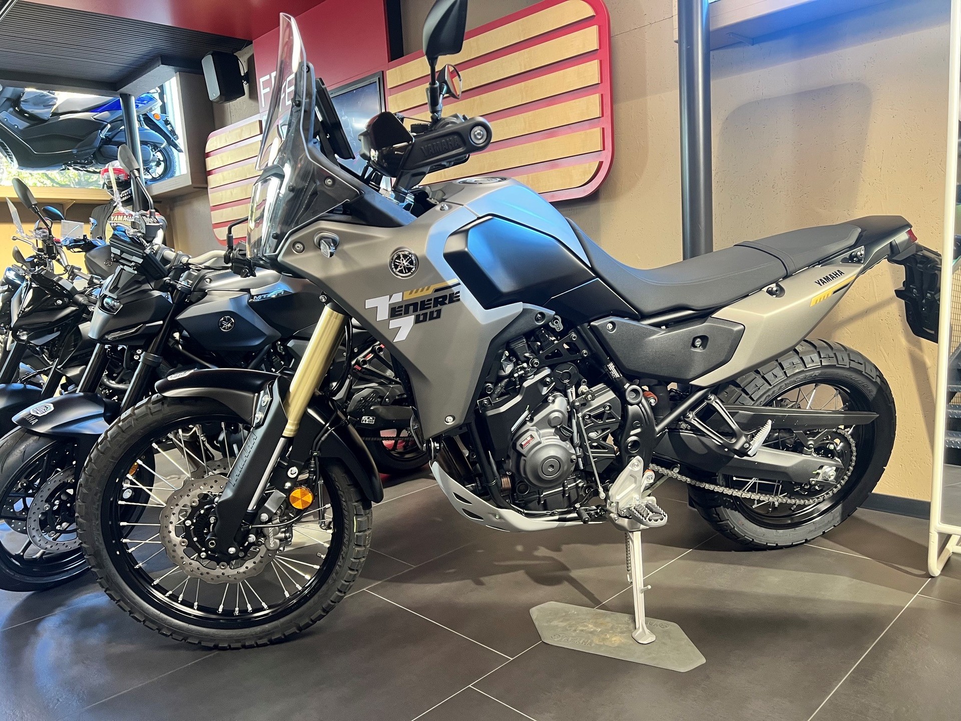 YAMAHA Low-image-1