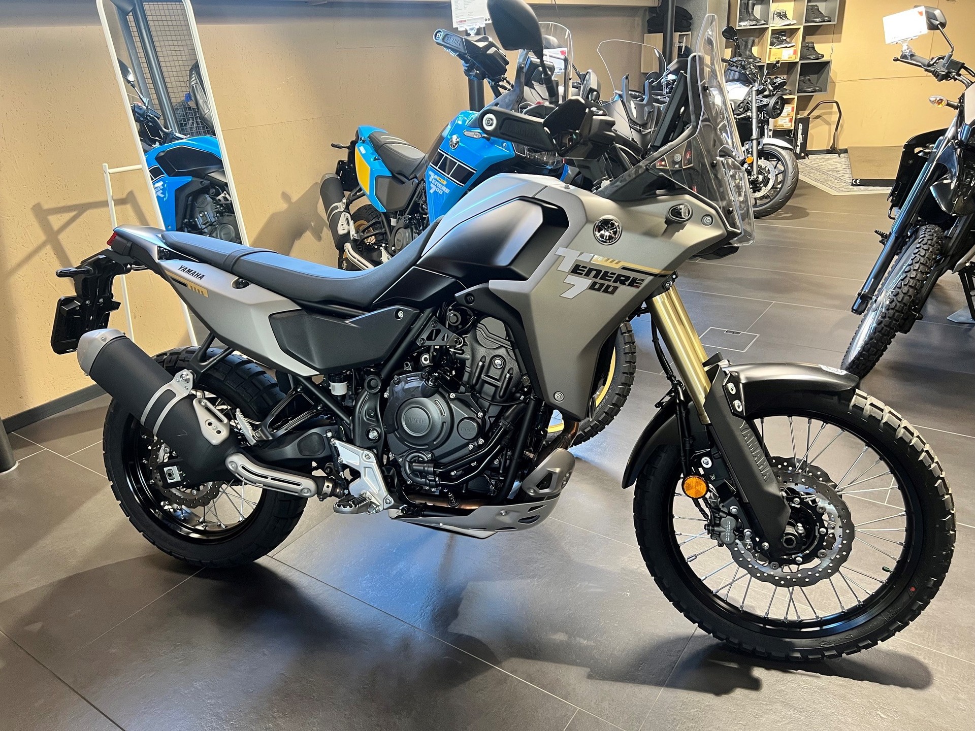 YAMAHA Low-image-0