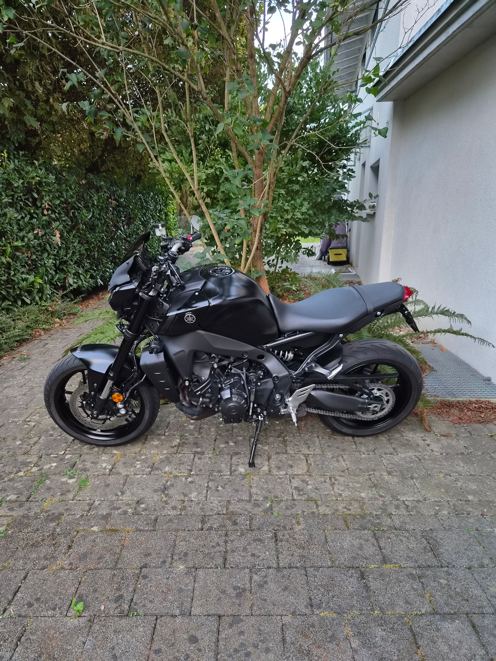 YAMAHA MT-09-image-1