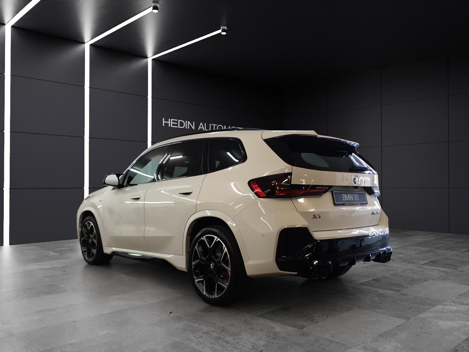 BMW X1 M35i xDrive-showroom-element-2