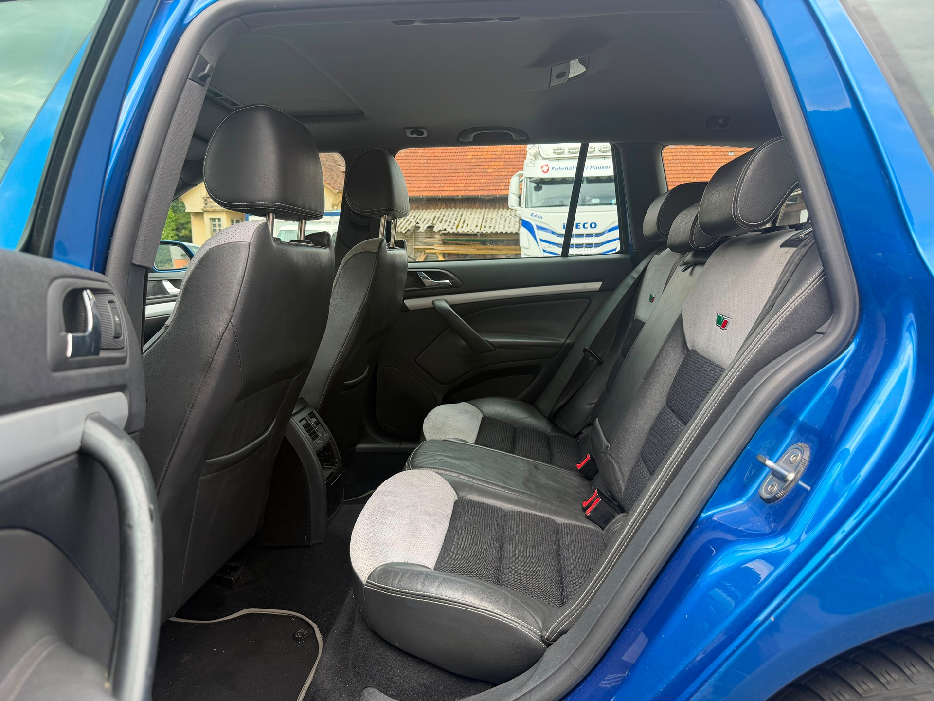 SKODA Octavia 2.0 TFSI RS-image-4