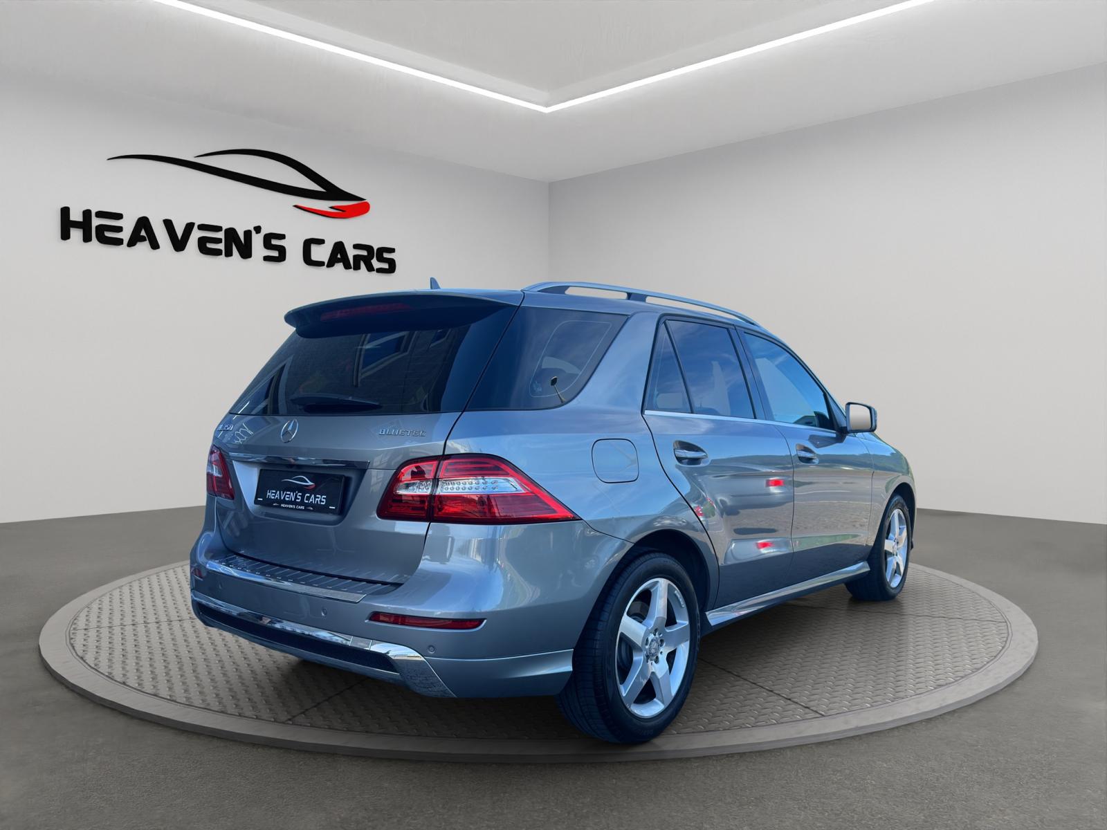 MERCEDES-BENZ ML 350 BlueTEC Executive 4Matic 7G-Tronic-showroom-element-2