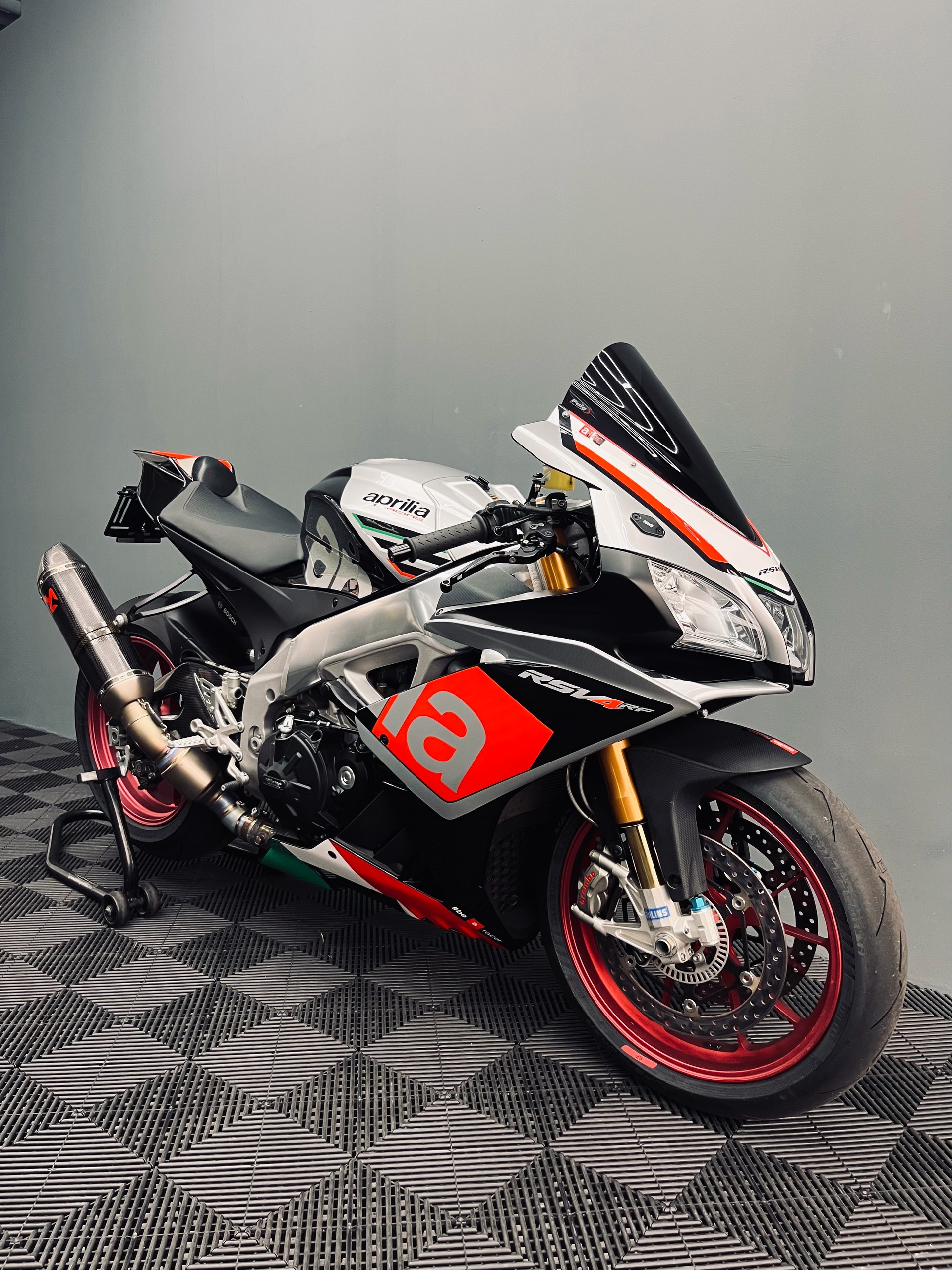 APRILIA RSV4 RF-image-0