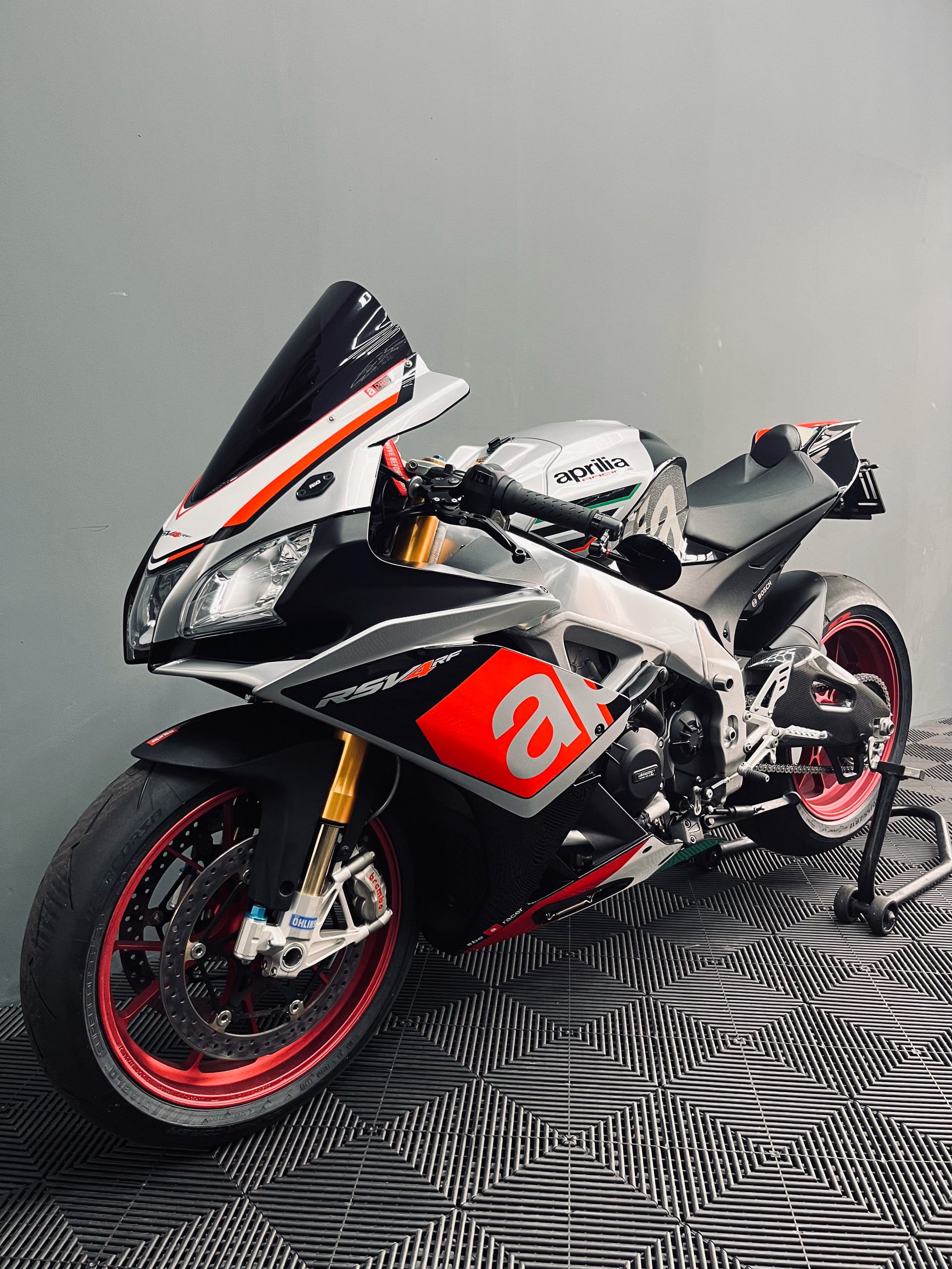APRILIA RSV4 RF-image-5