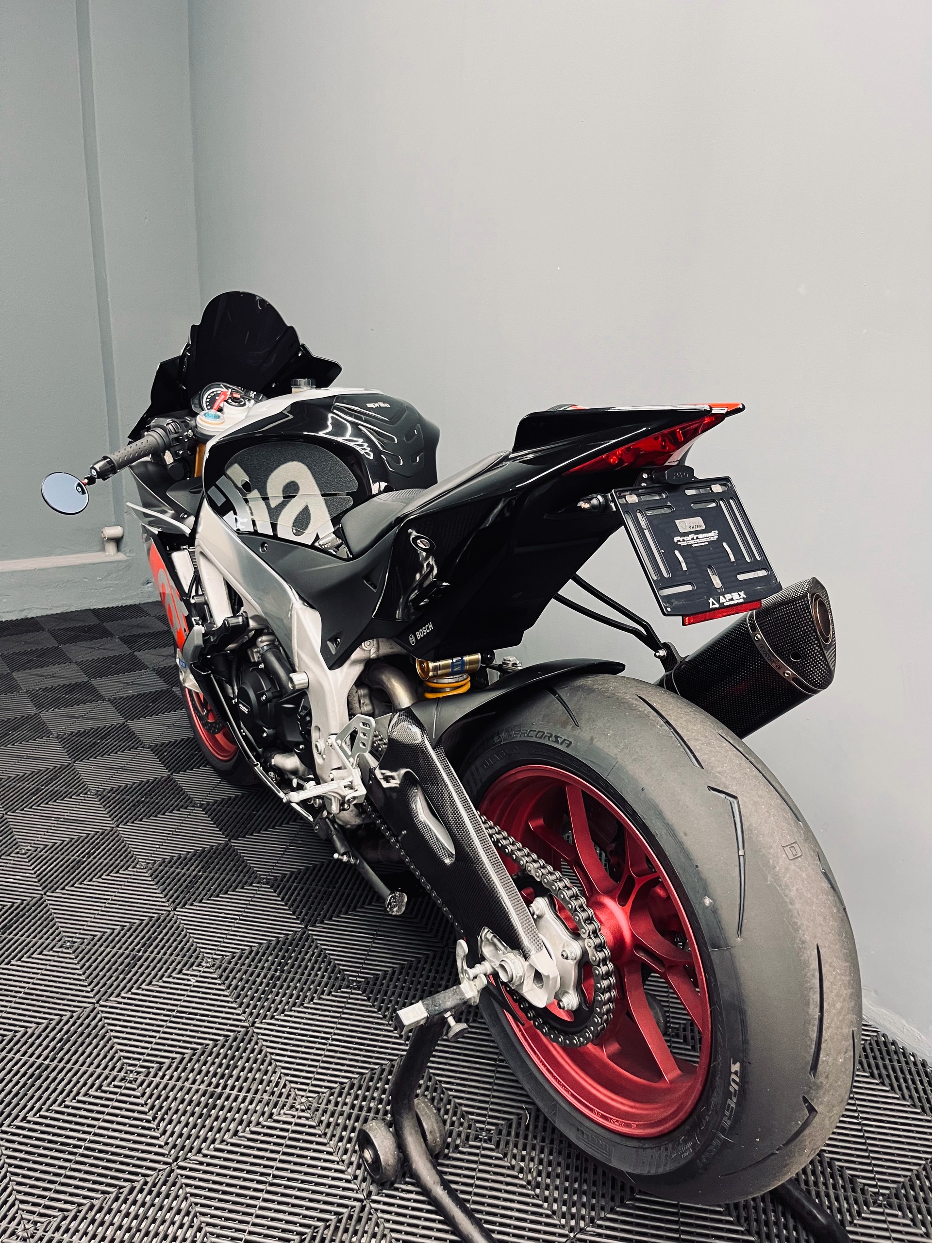 APRILIA RSV4 RF-image-6