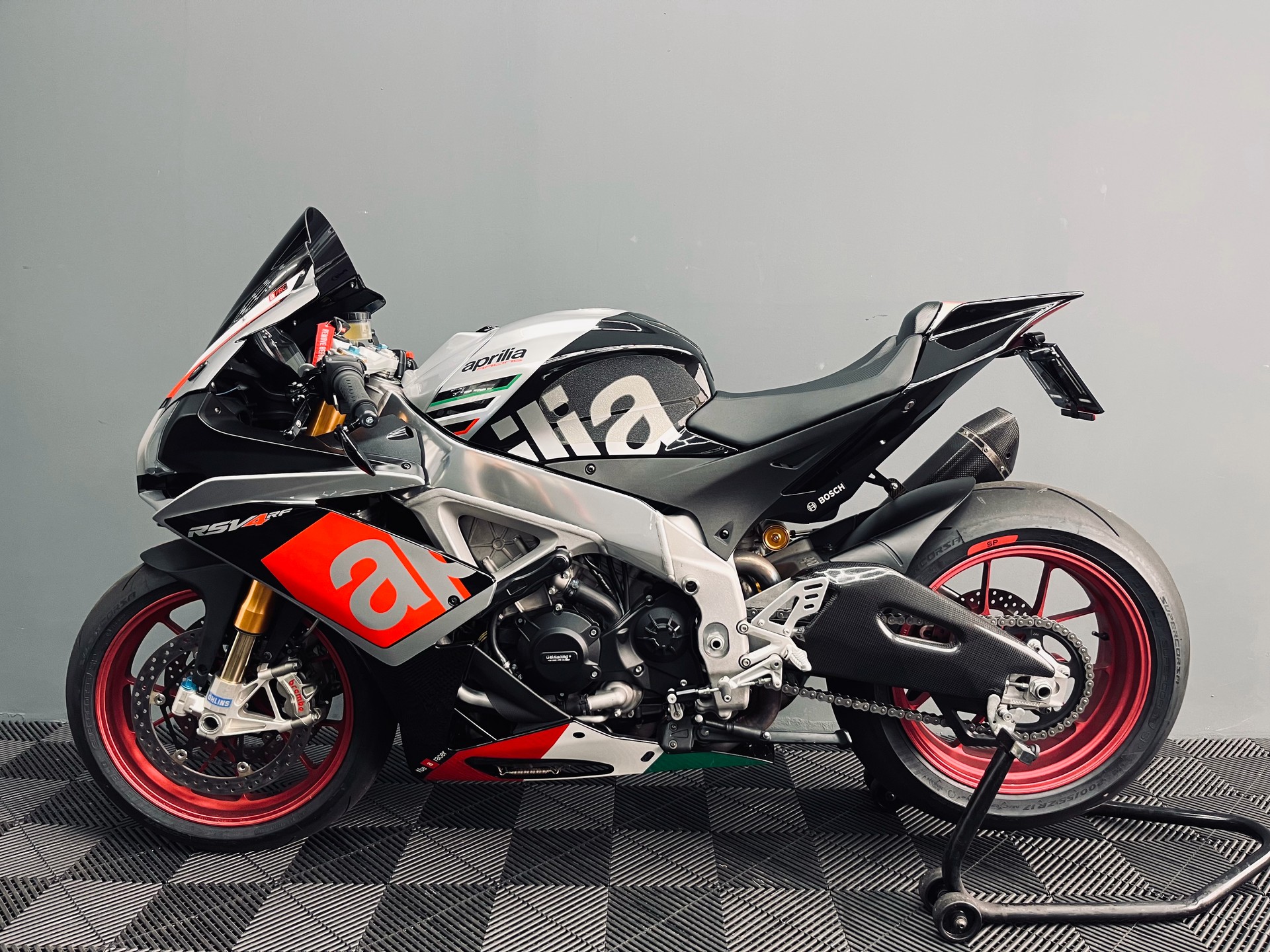APRILIA RSV4 RF-image-4