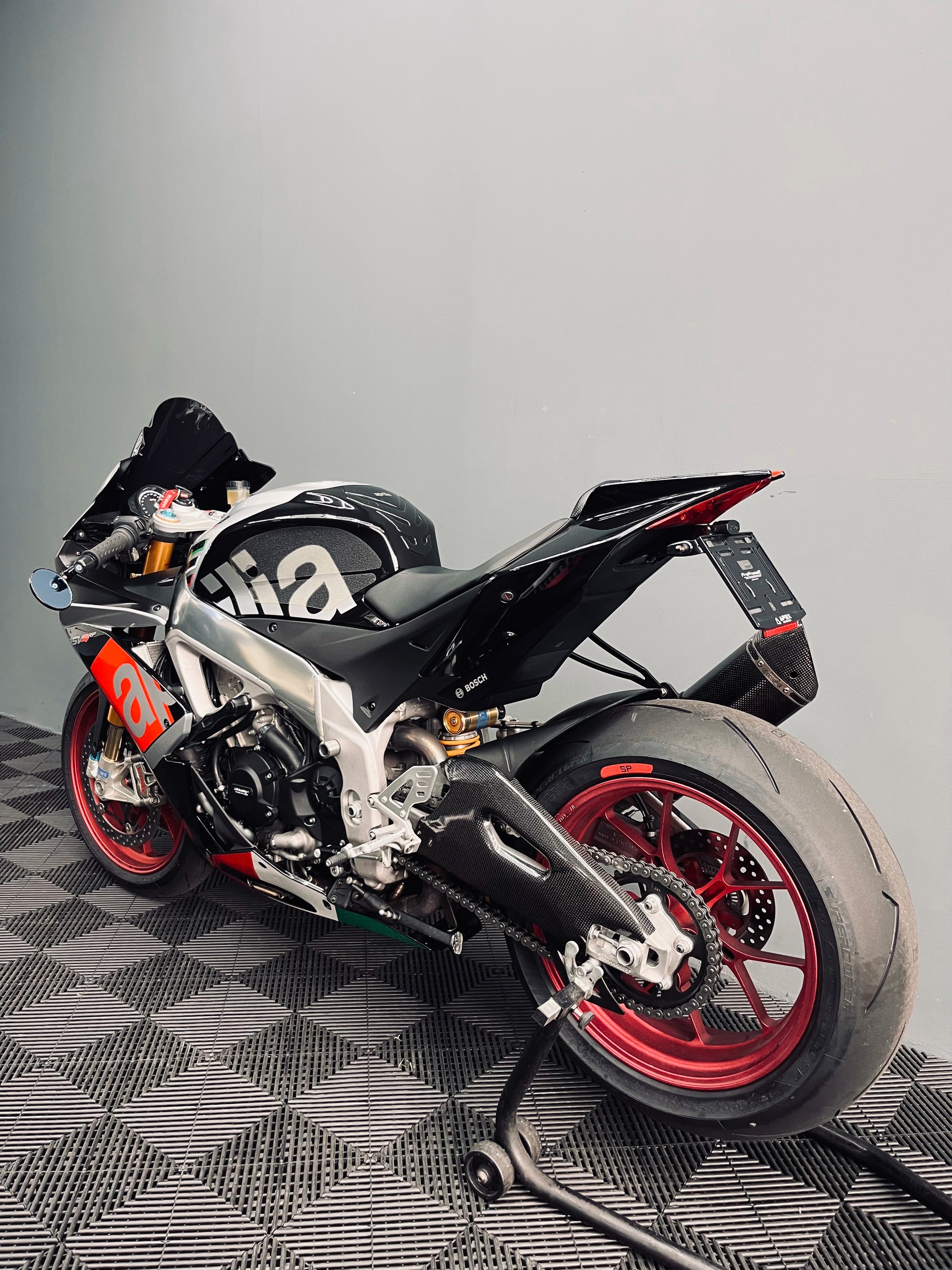 APRILIA RSV4 RF-image-3
