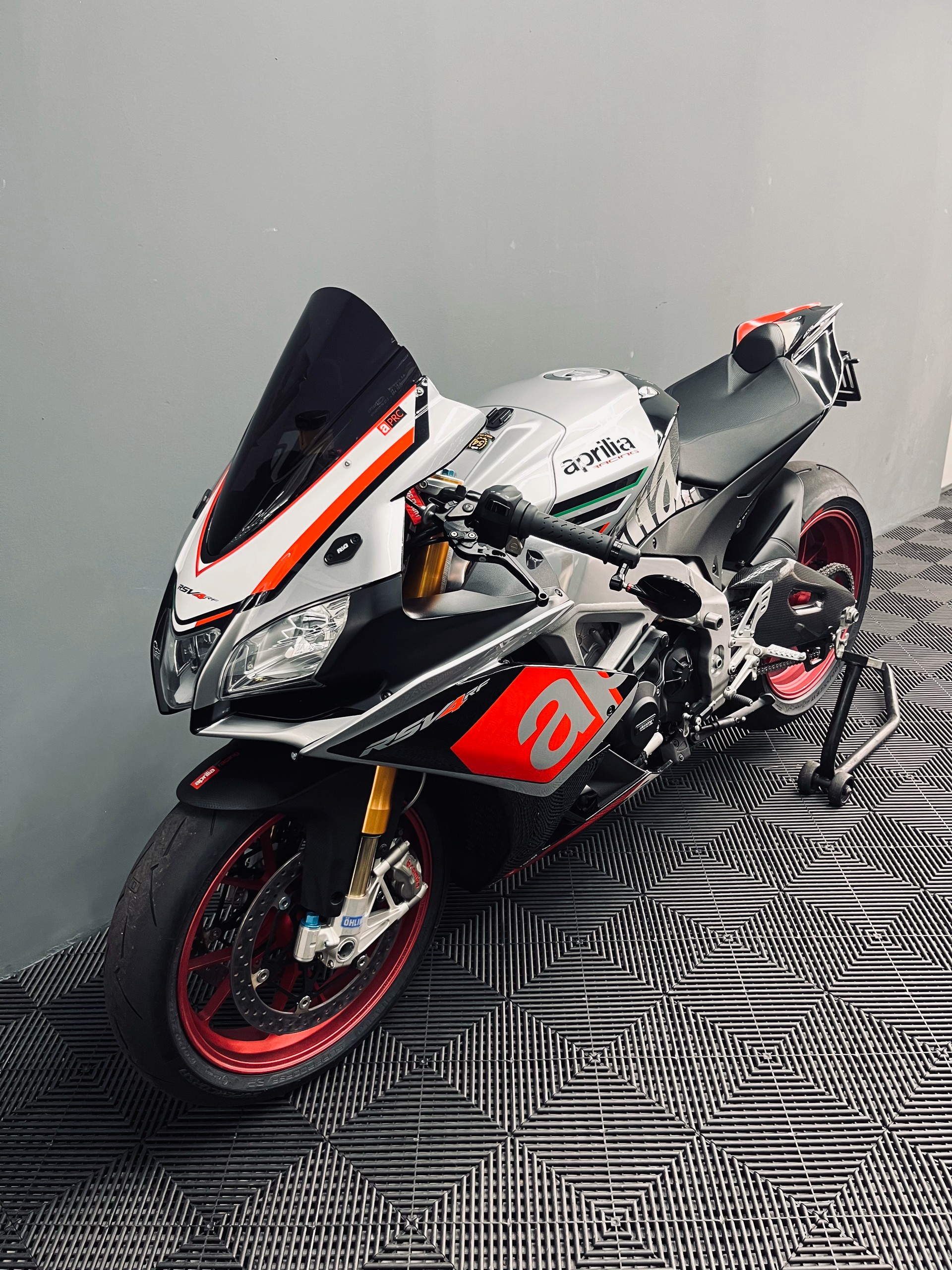 APRILIA RSV4 RF-image-8