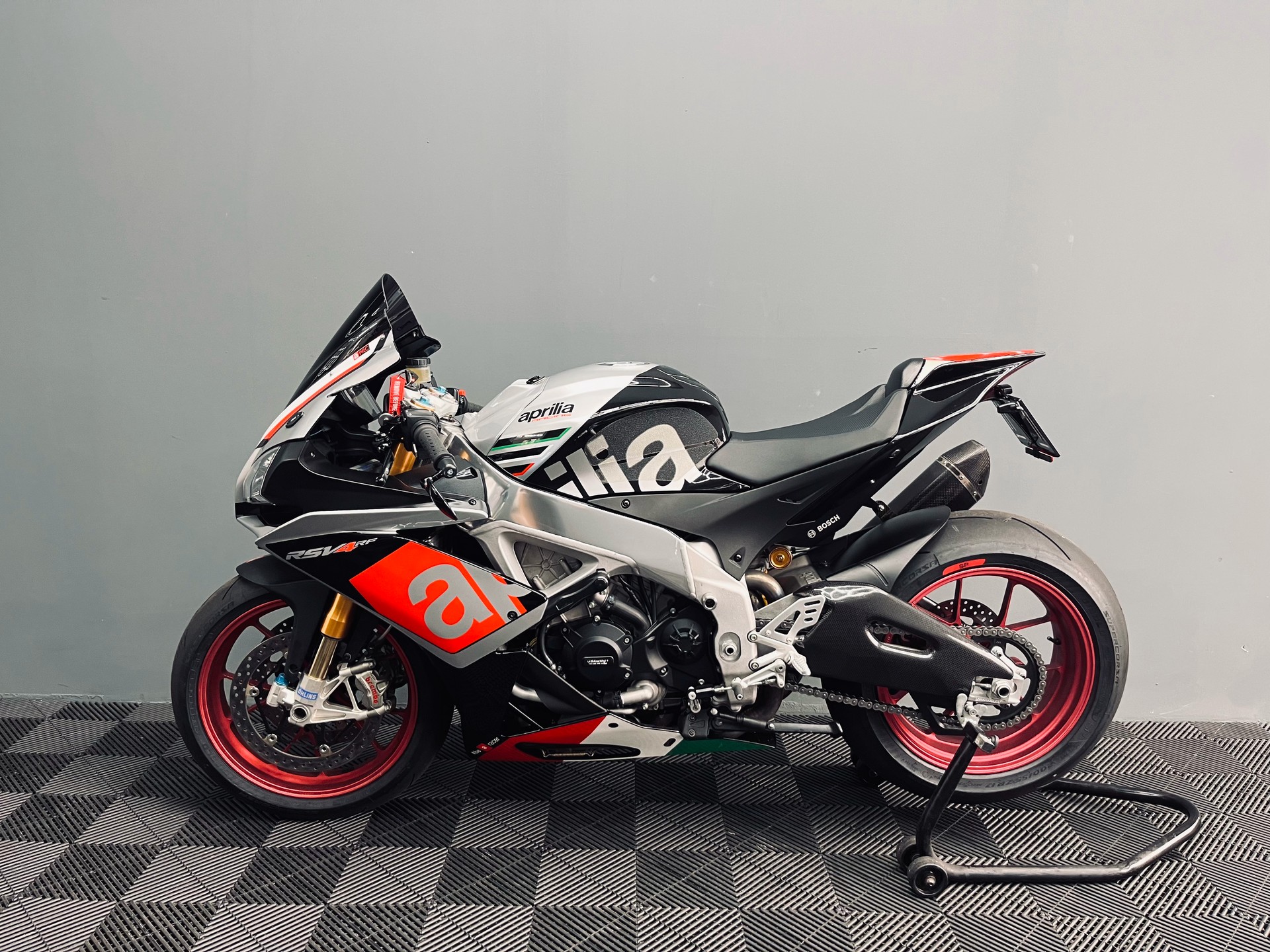 APRILIA RSV4 RF-image-7