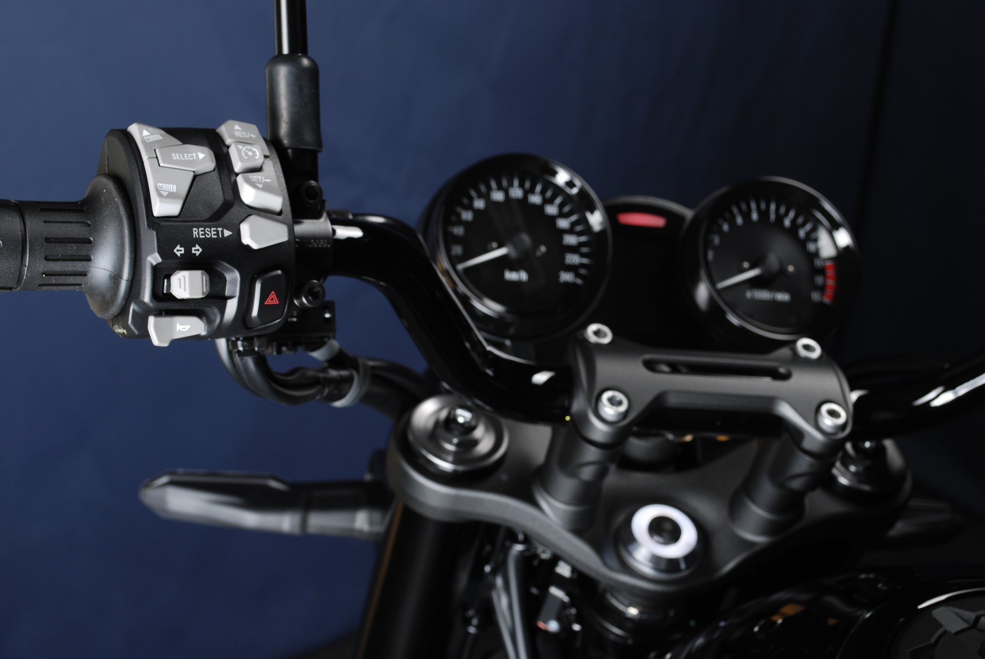 KAWASAKI Z 900 RS MY27-image-15