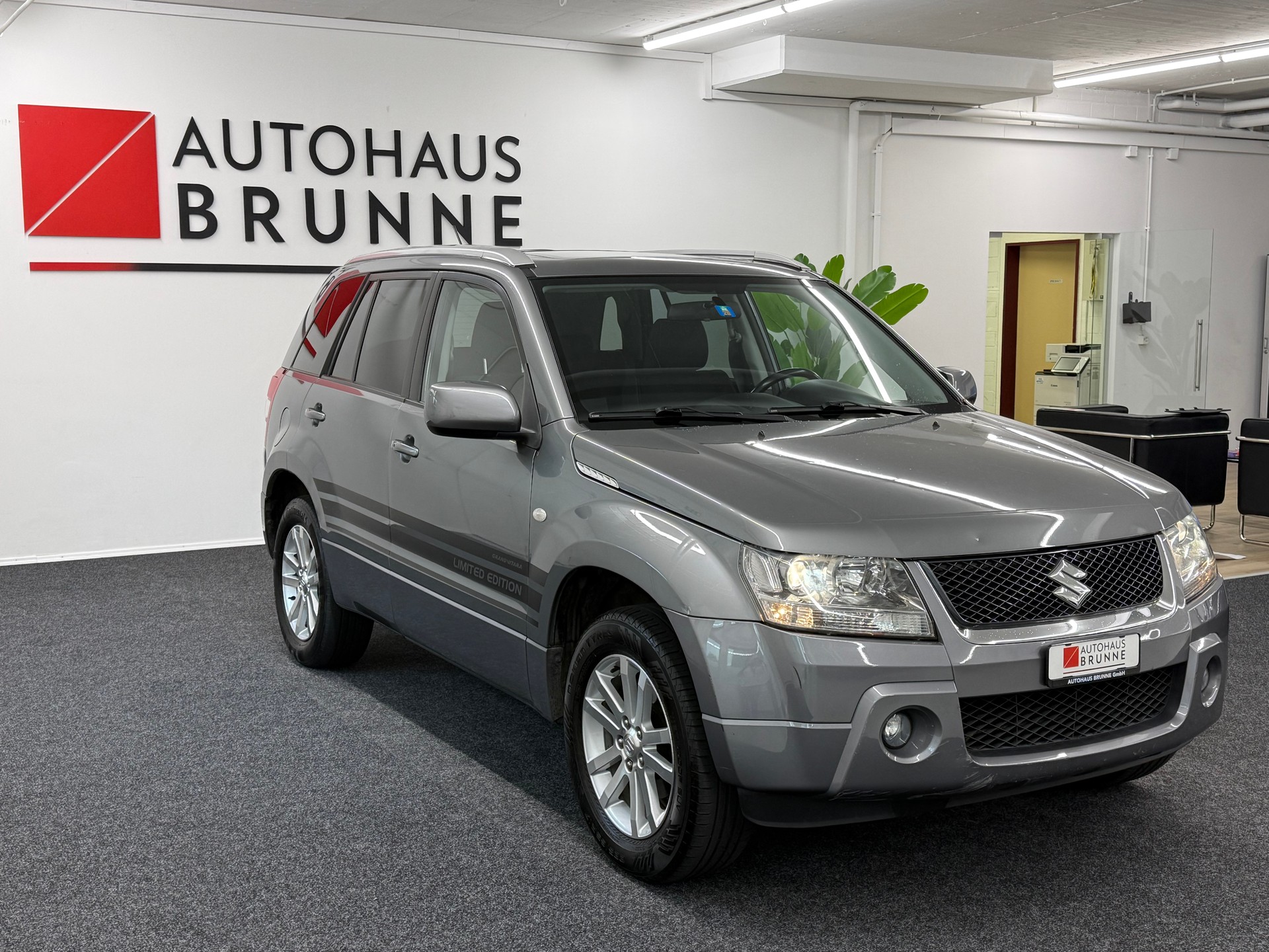 SUZUKI Grand Vitara 2.0 16V Top Limited Edition Automatic-showroom-element-2