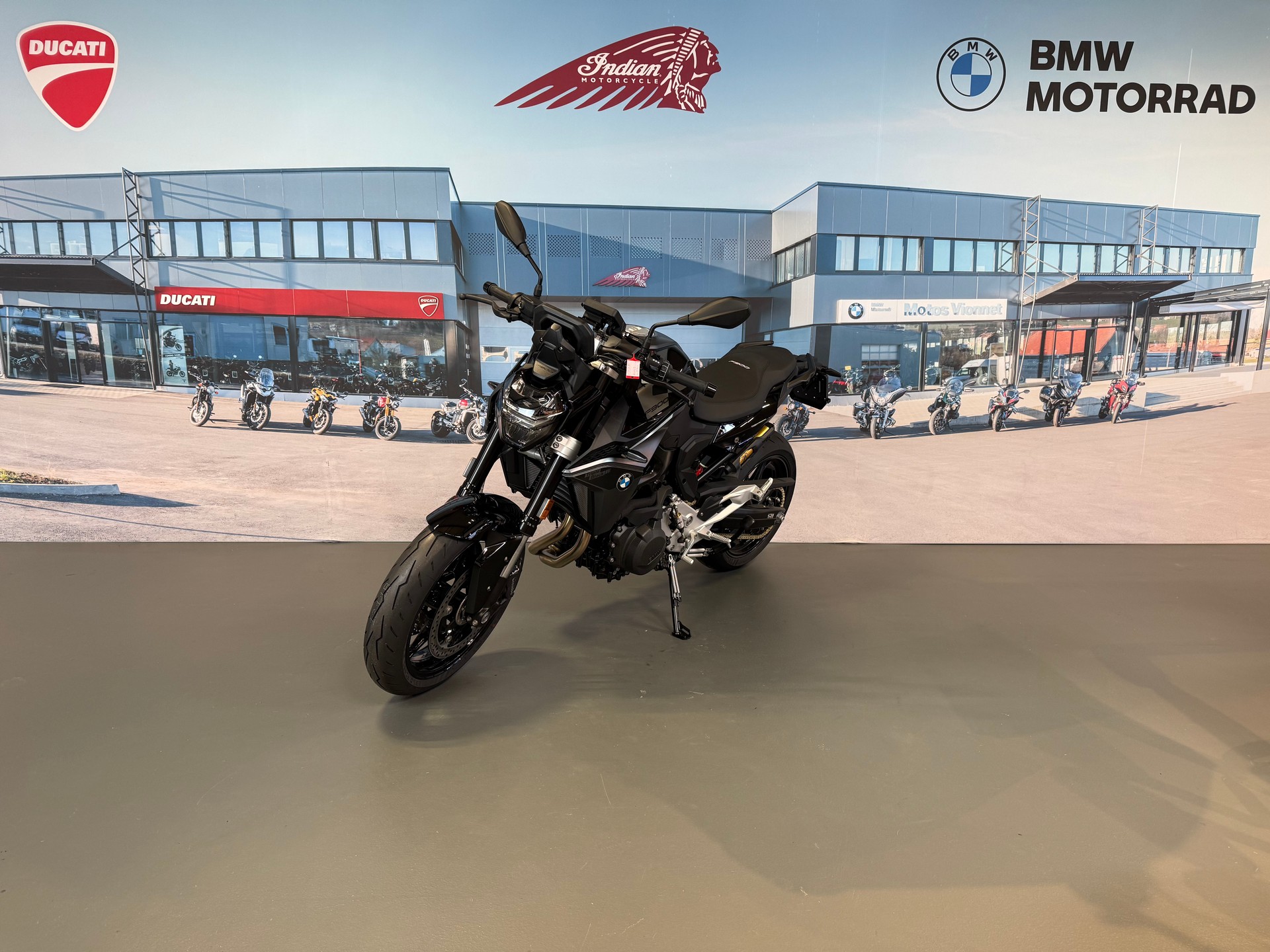 BMW F 900 R Service inclus 3 ans ou 30'000km et 5 ans de garantie jusqu'au 30.11.2026-image-3