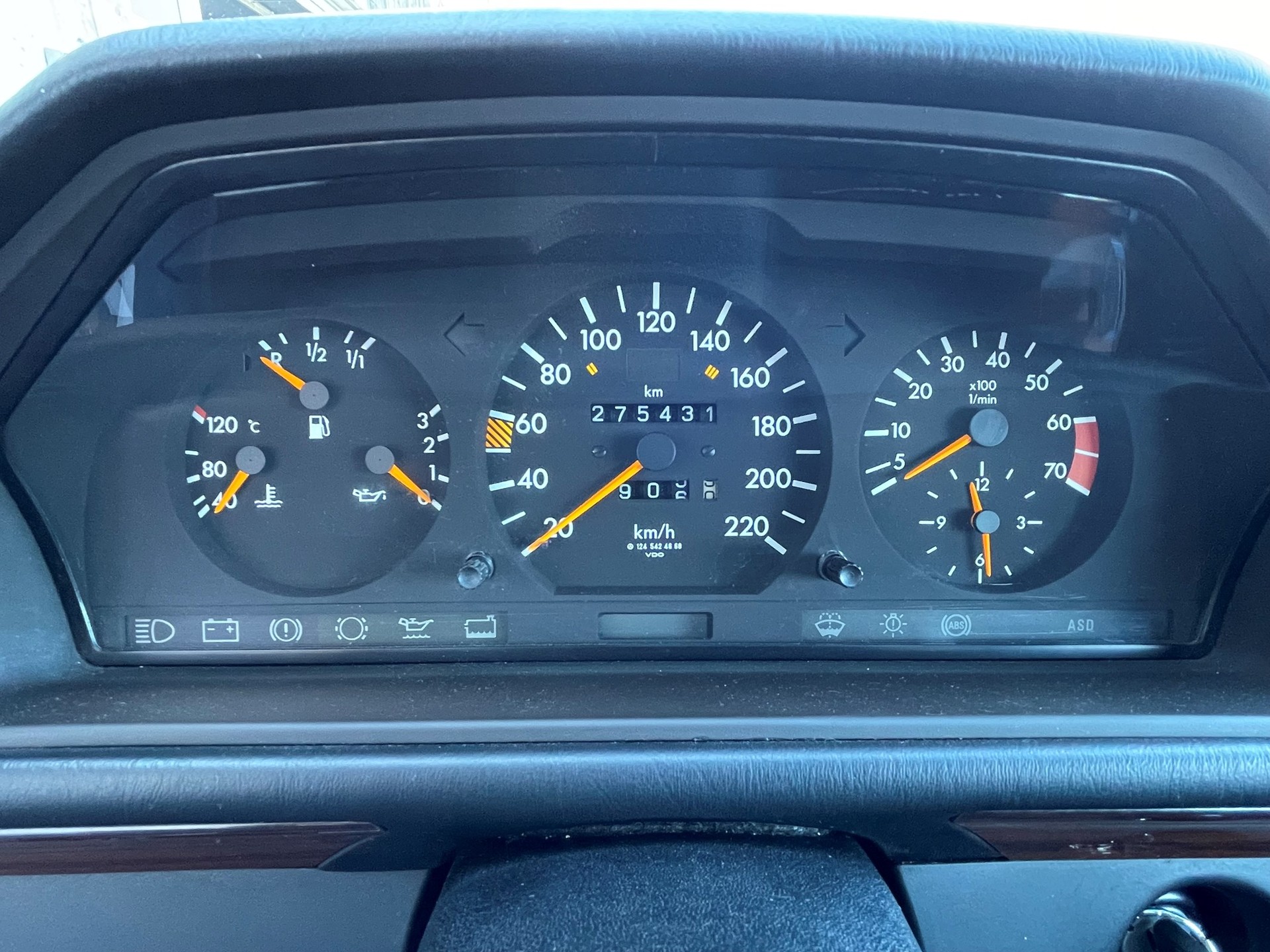 MERCEDES-BENZ 230 CE-image-11