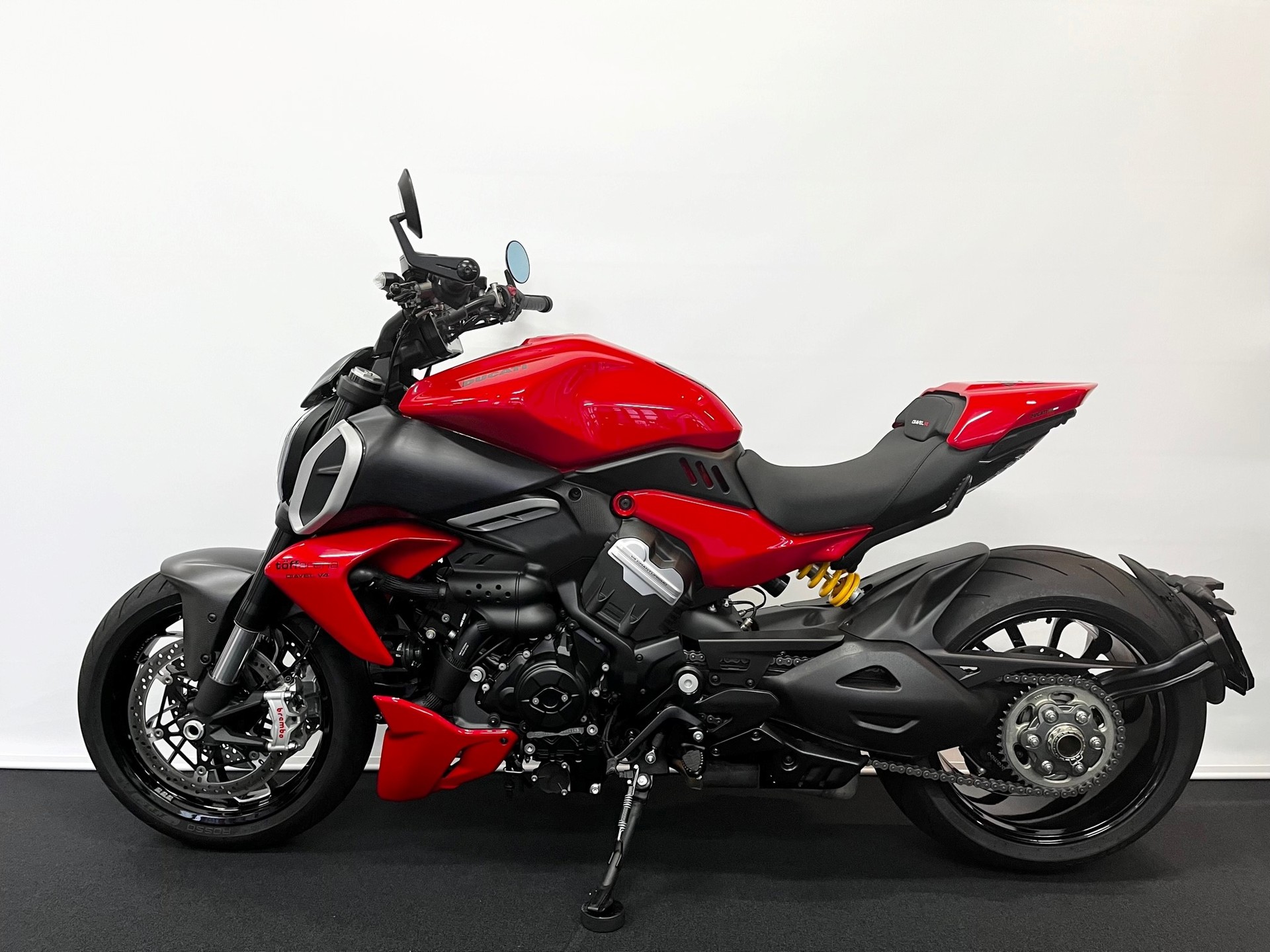 DUCATI Diavel V4-image-1