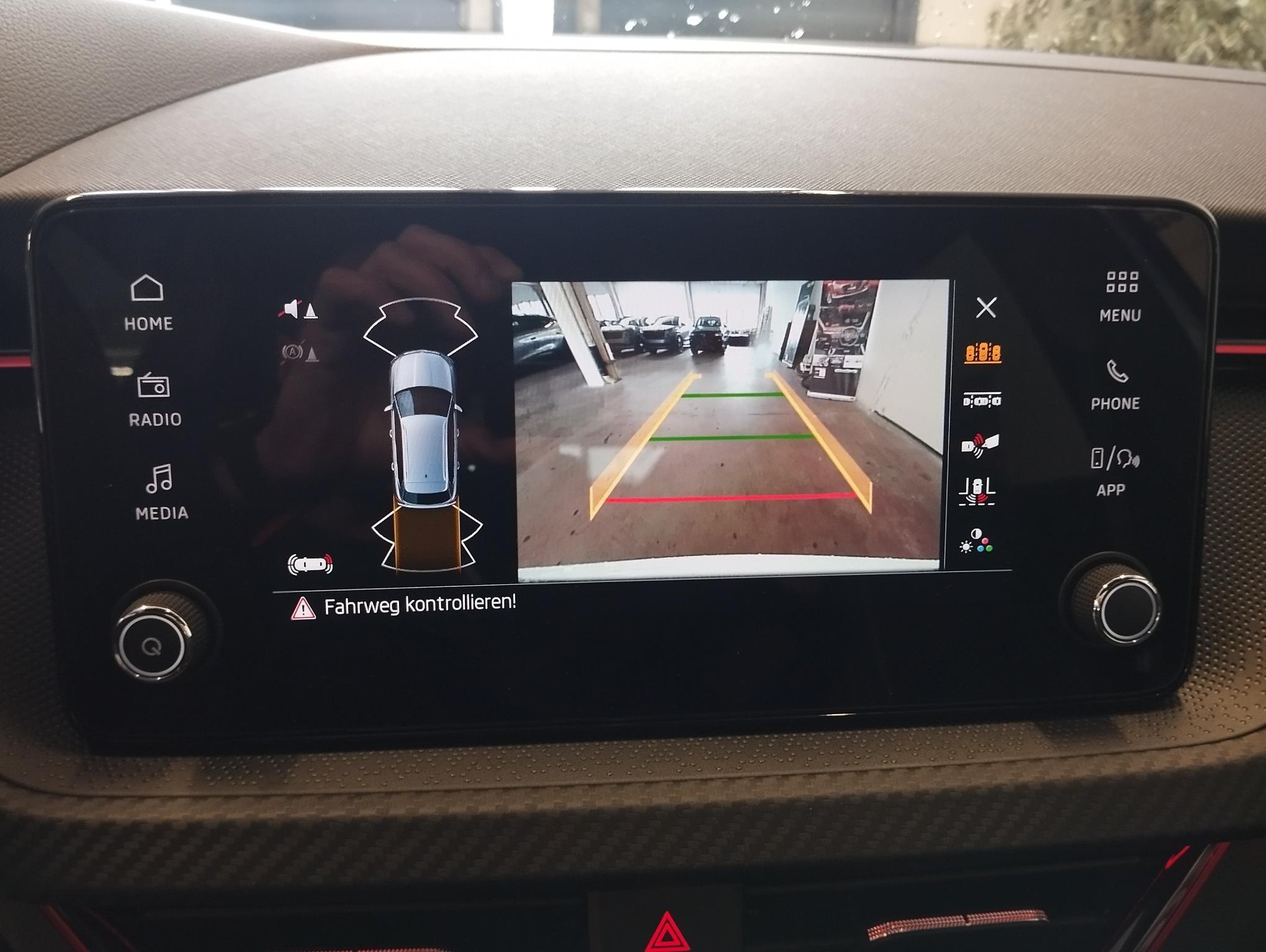 SKODA Kamiq 1.0 TSI Monte Carlo DSG-image-14