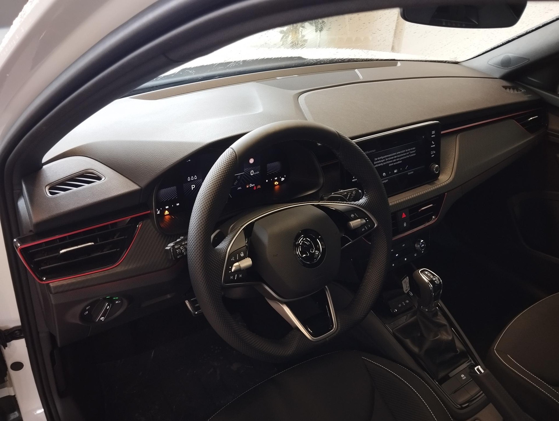 SKODA Kamiq 1.0 TSI Monte Carlo DSG-image-10