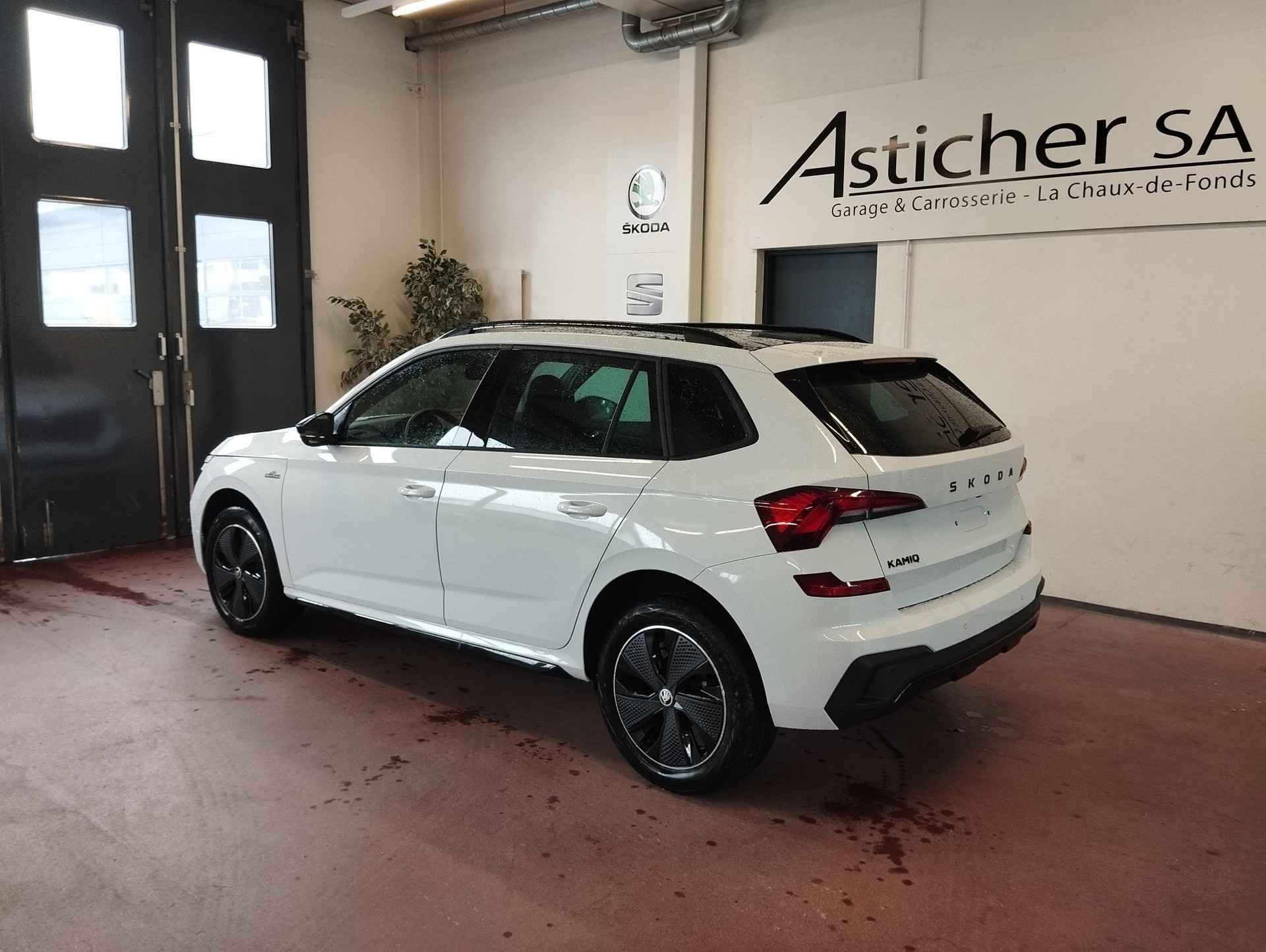 SKODA Kamiq 1.0 TSI Monte Carlo DSG-showroom-element-3
