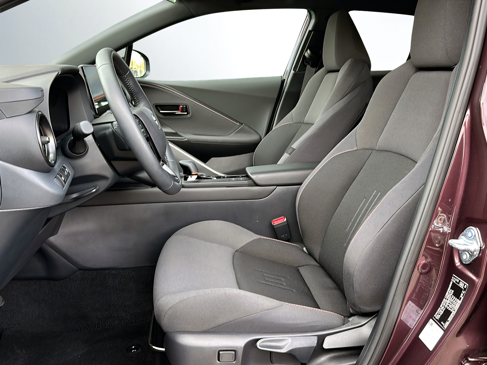 TOYOTA C-HR 2.0 PHEV CVT Trend-showroom-element-3