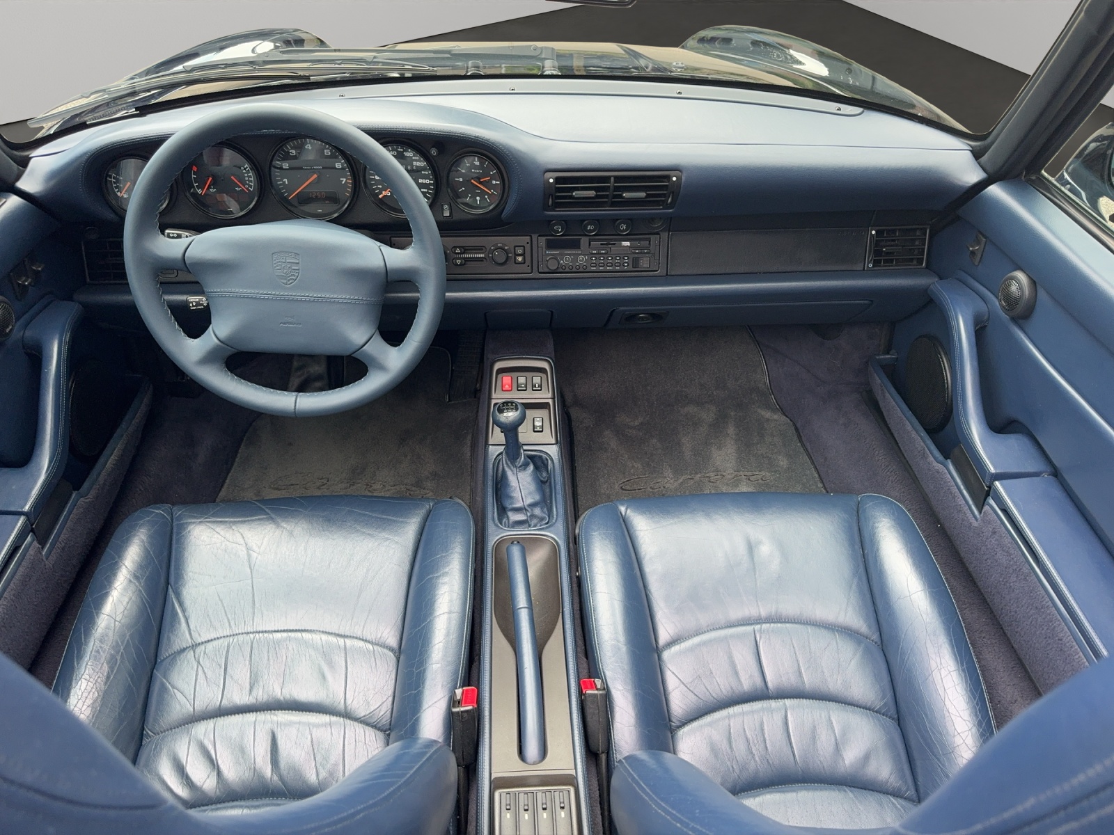 PORSCHE 911 (Typ 993) Carrera Cabriolet-image-9