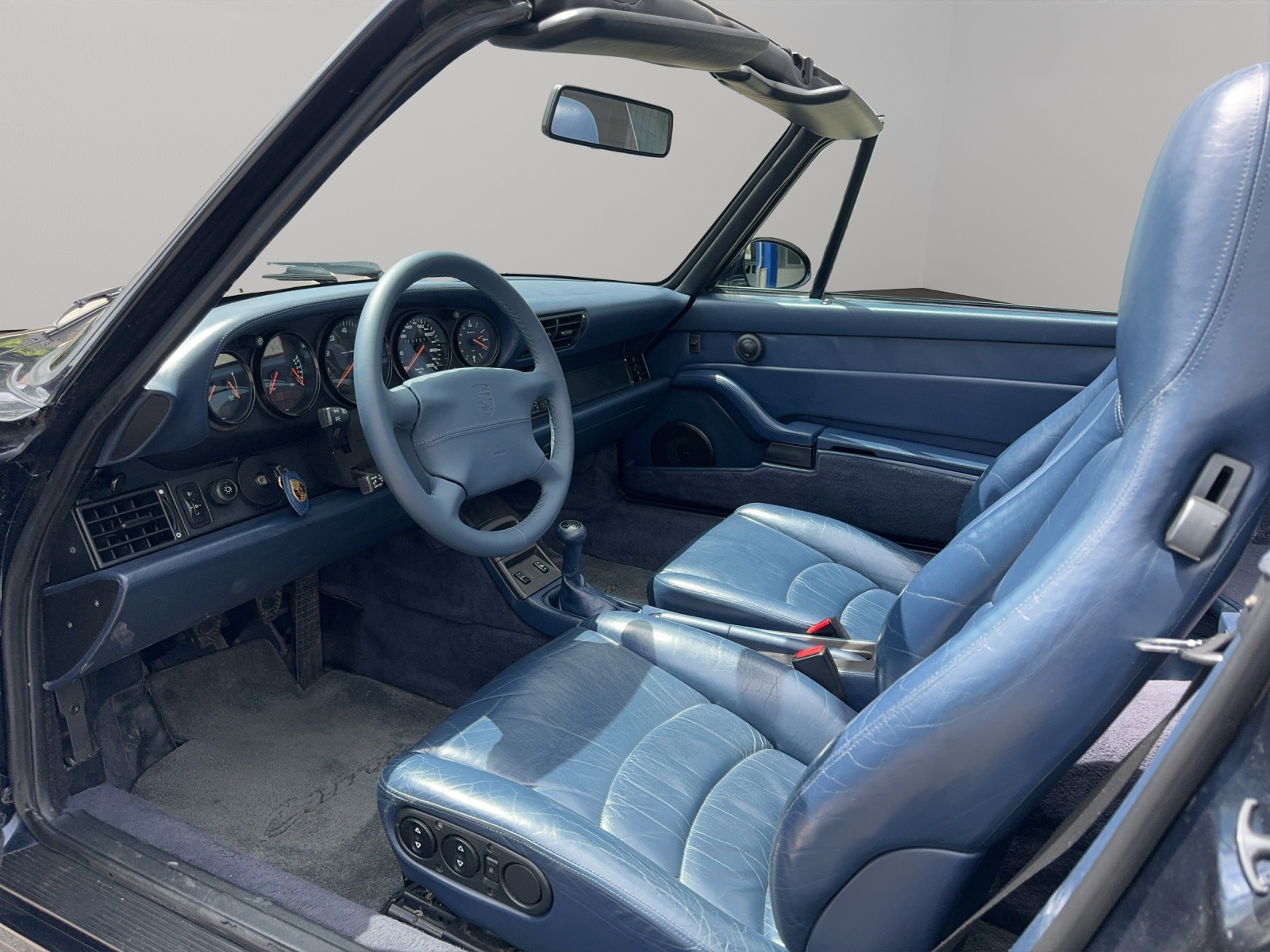 PORSCHE 911 (Typ 993) Carrera Cabriolet-image-7