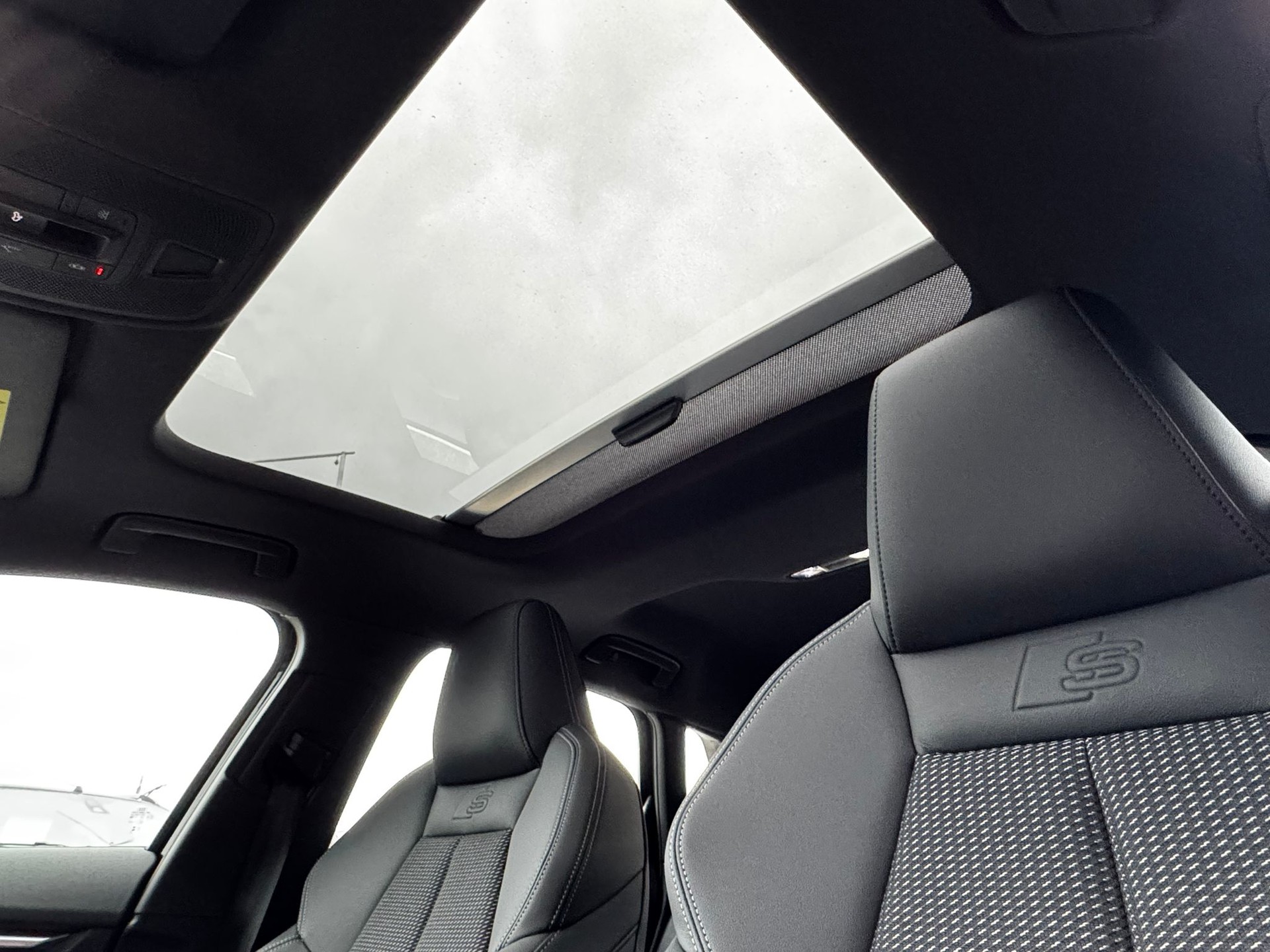 AUDI A3 Sportback 35 TDI S line S-Tronic *Matrix LED**S-Sportsitze**Kamera**150PS**MODELL 2025**-image-7