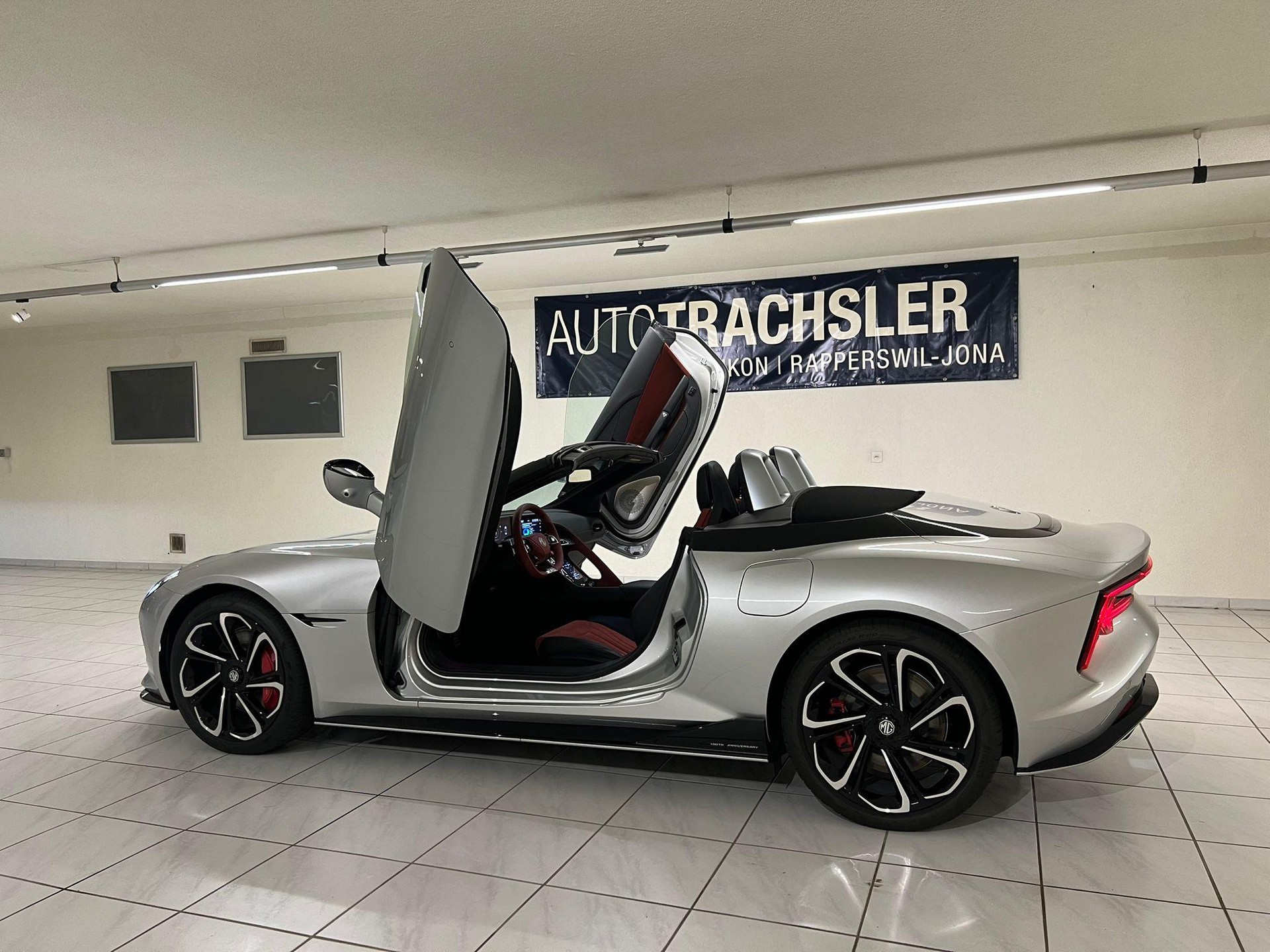 MG Cyberster 77kWh 4WD-image-4