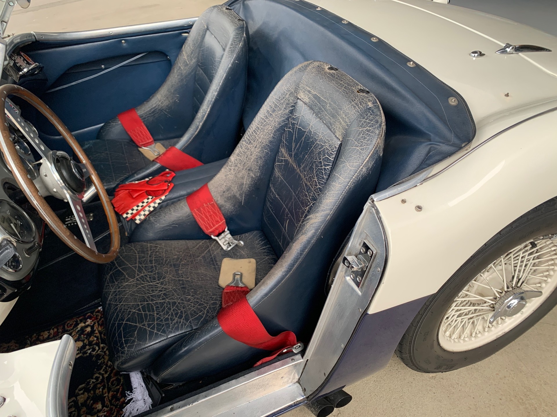 AUSTIN-HEALEY 100M Factory built original Le Mans-image-10