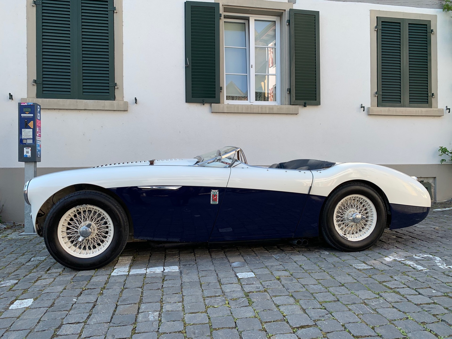 AUSTIN-HEALEY 100M Factory built original Le Mans-image-1