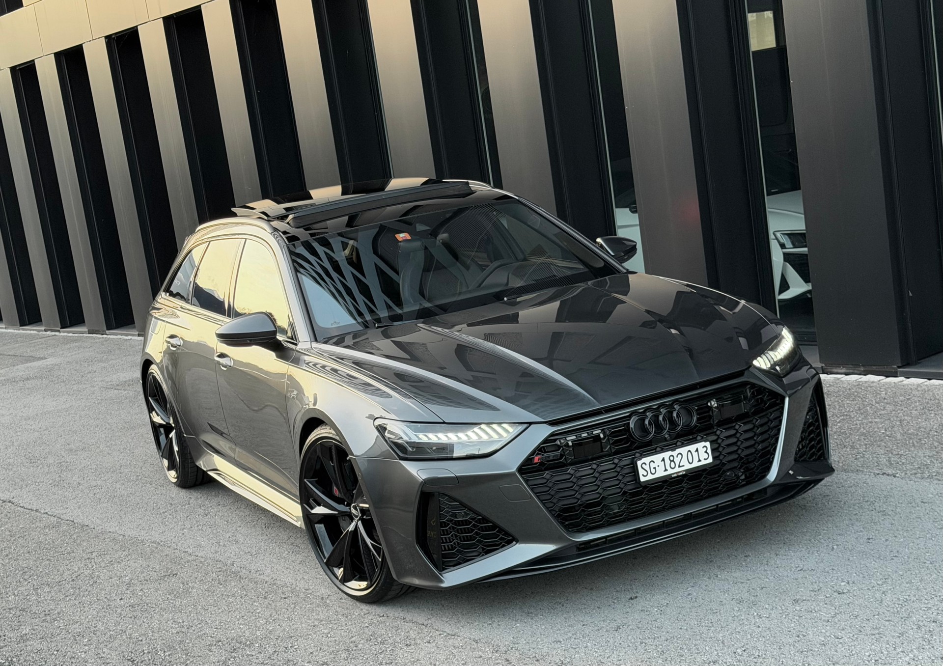 AUDI RS6 Avant 4.0 TFSI V8 quattro ♦️ RS Paket PLUS* NP CHF*214`017.-♦️-showroom-element-2