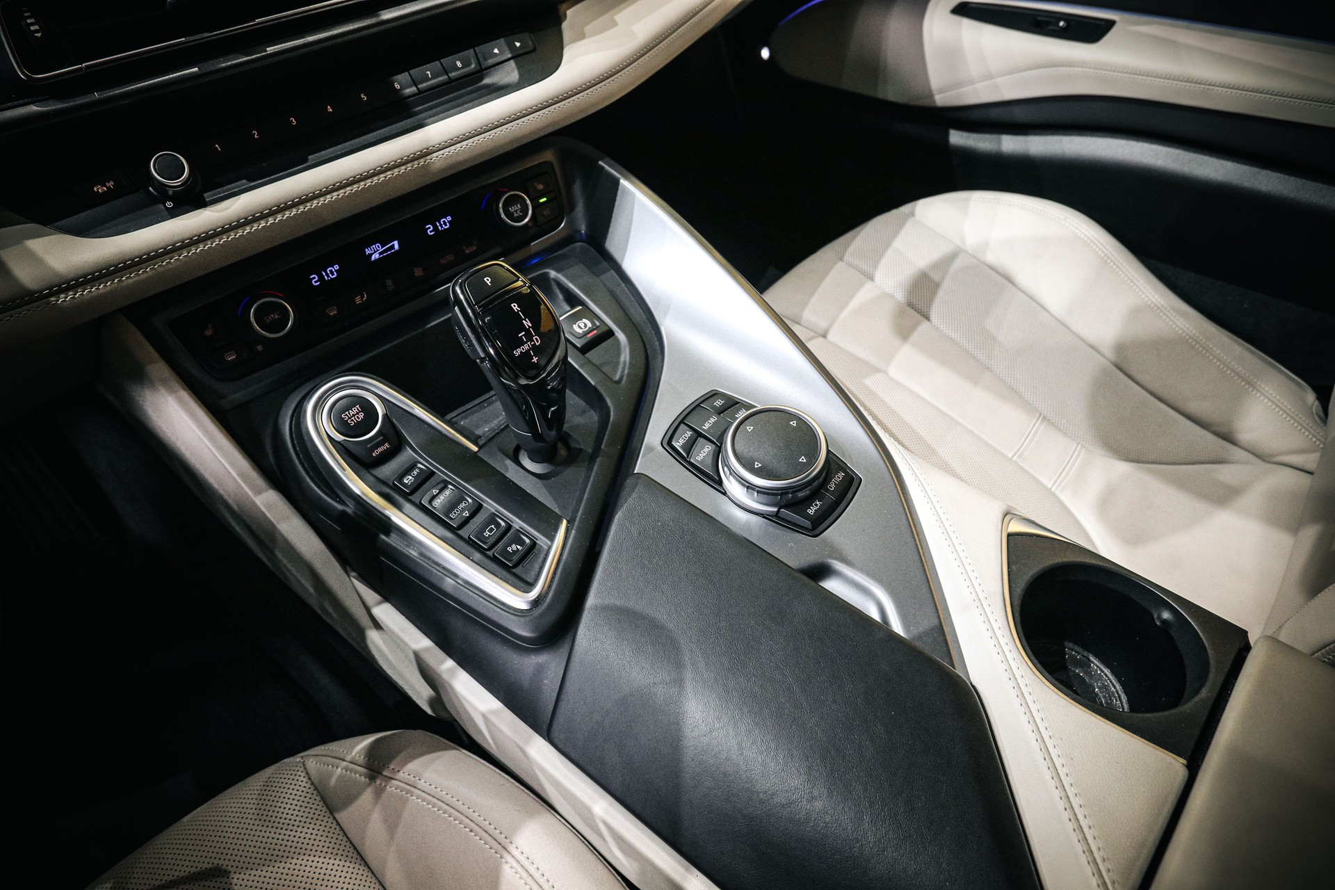 BMW i8 Coupé-image-16