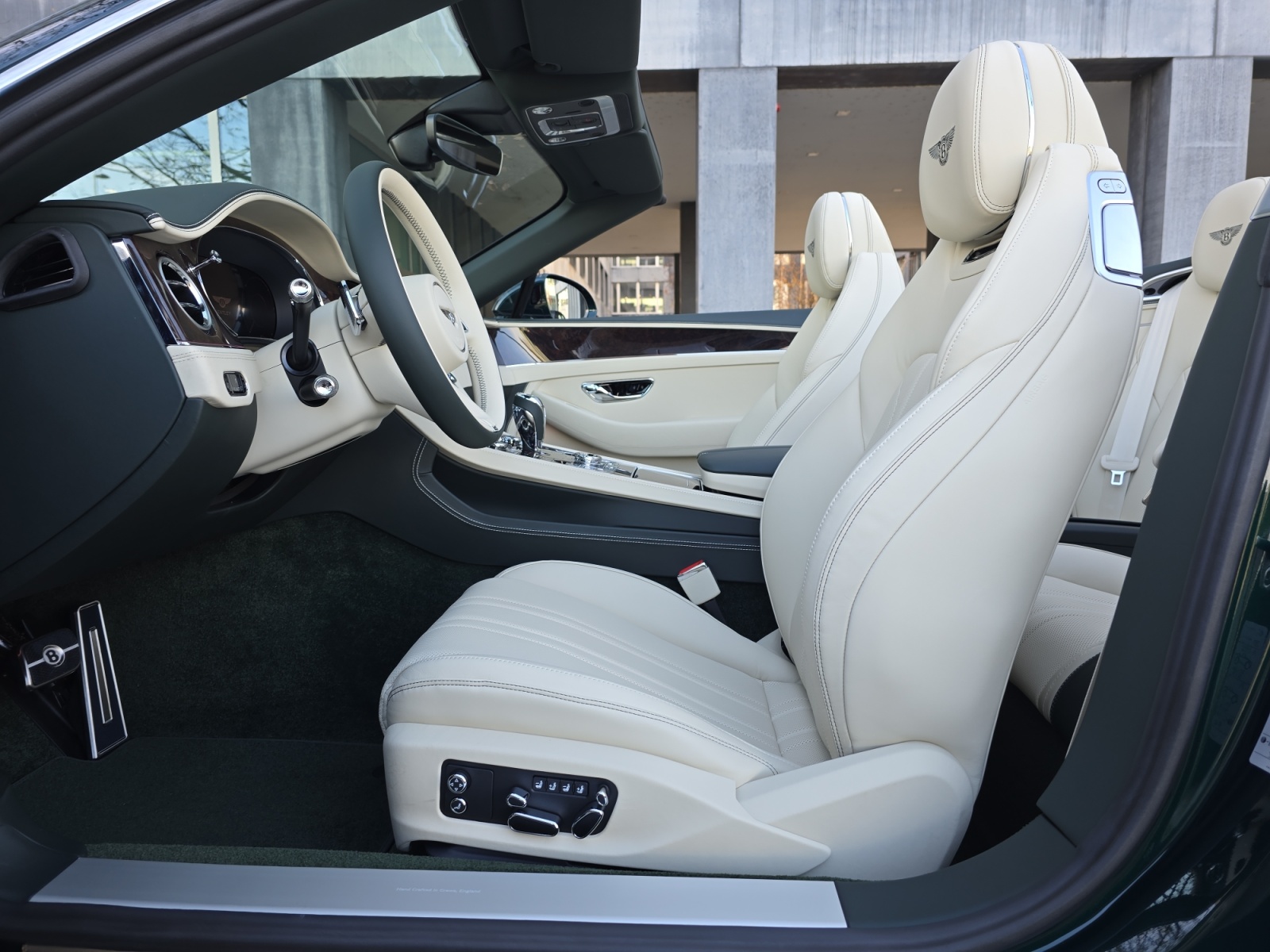 BENTLEY Continental GTC V8 4.0 PHEV 680 PS/ 1.9 % Leasing möglich-image-8