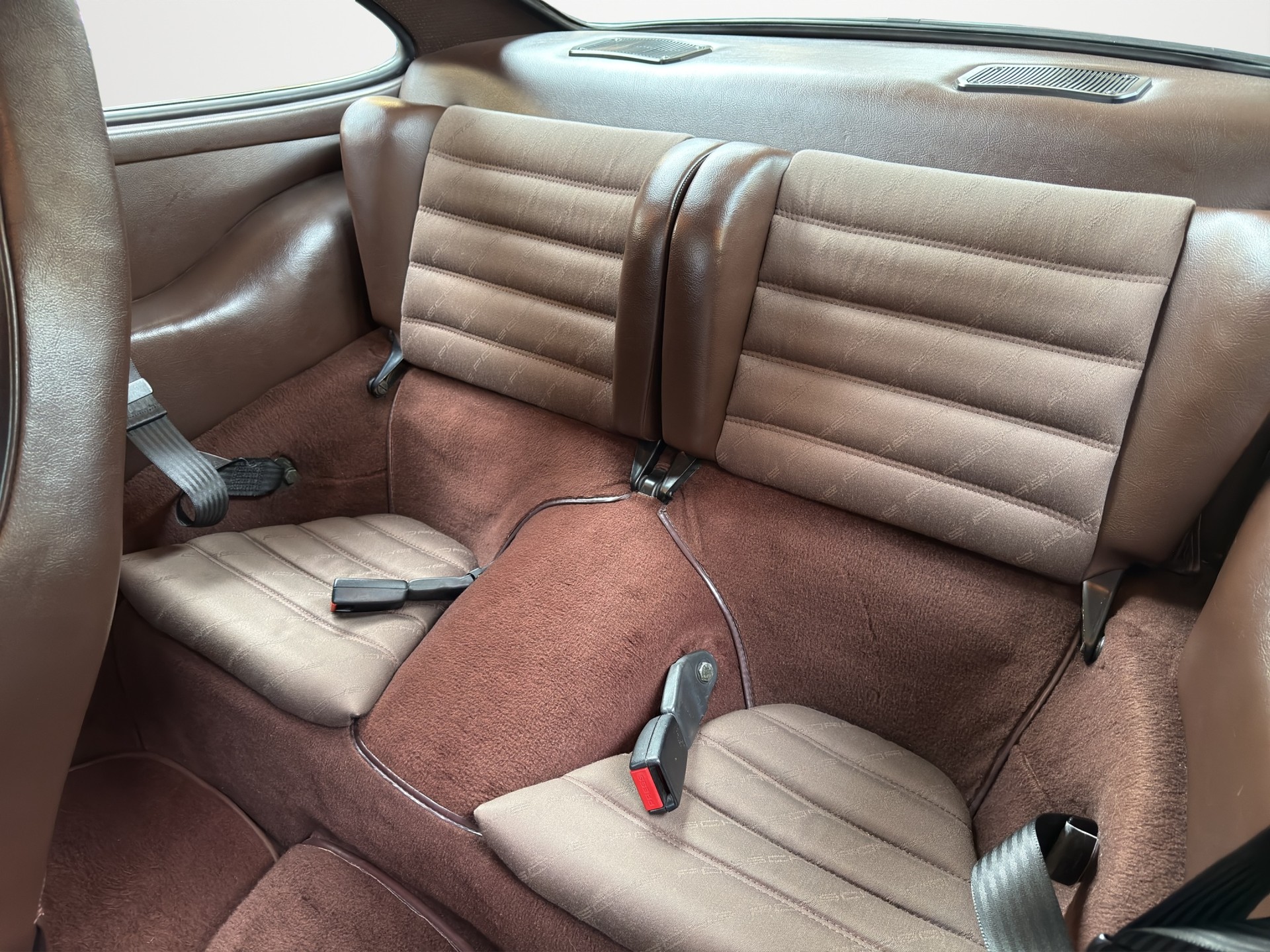 PORSCHE 911 Carrera-image-11