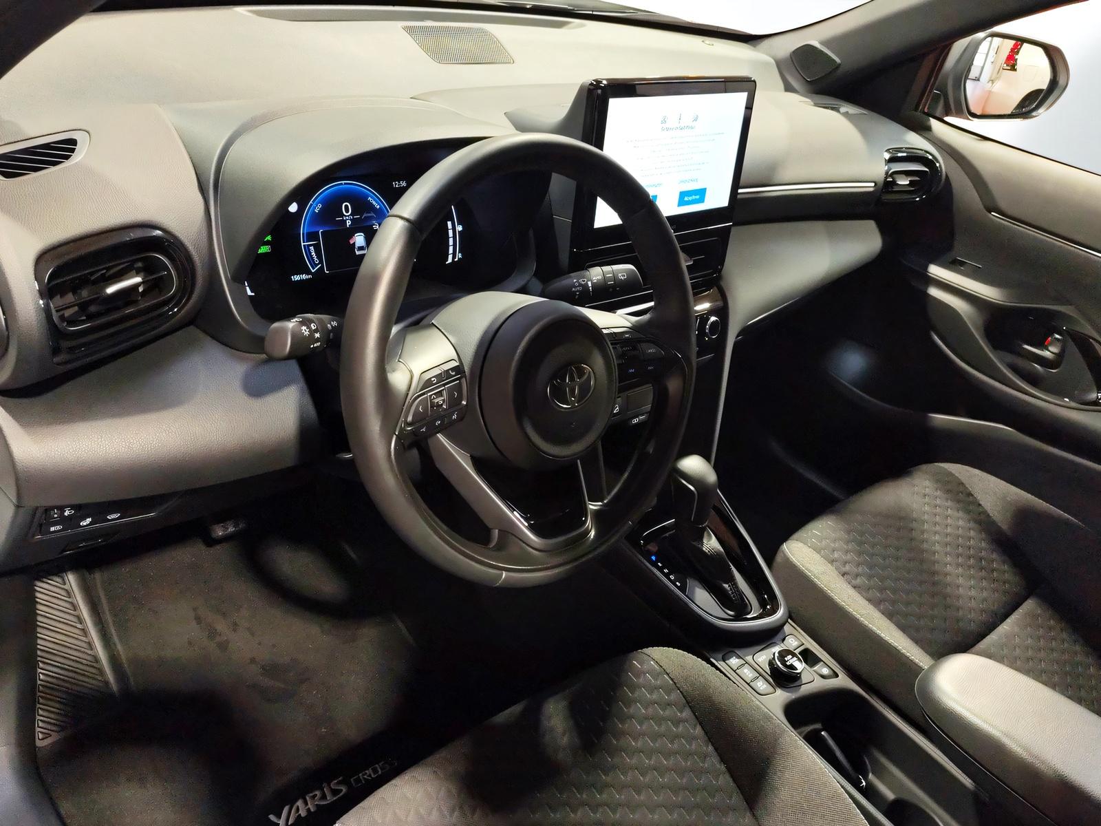 TOYOTA Yaris Cross 1.5 VVT-i HSD Trend AWD-i-image-7
