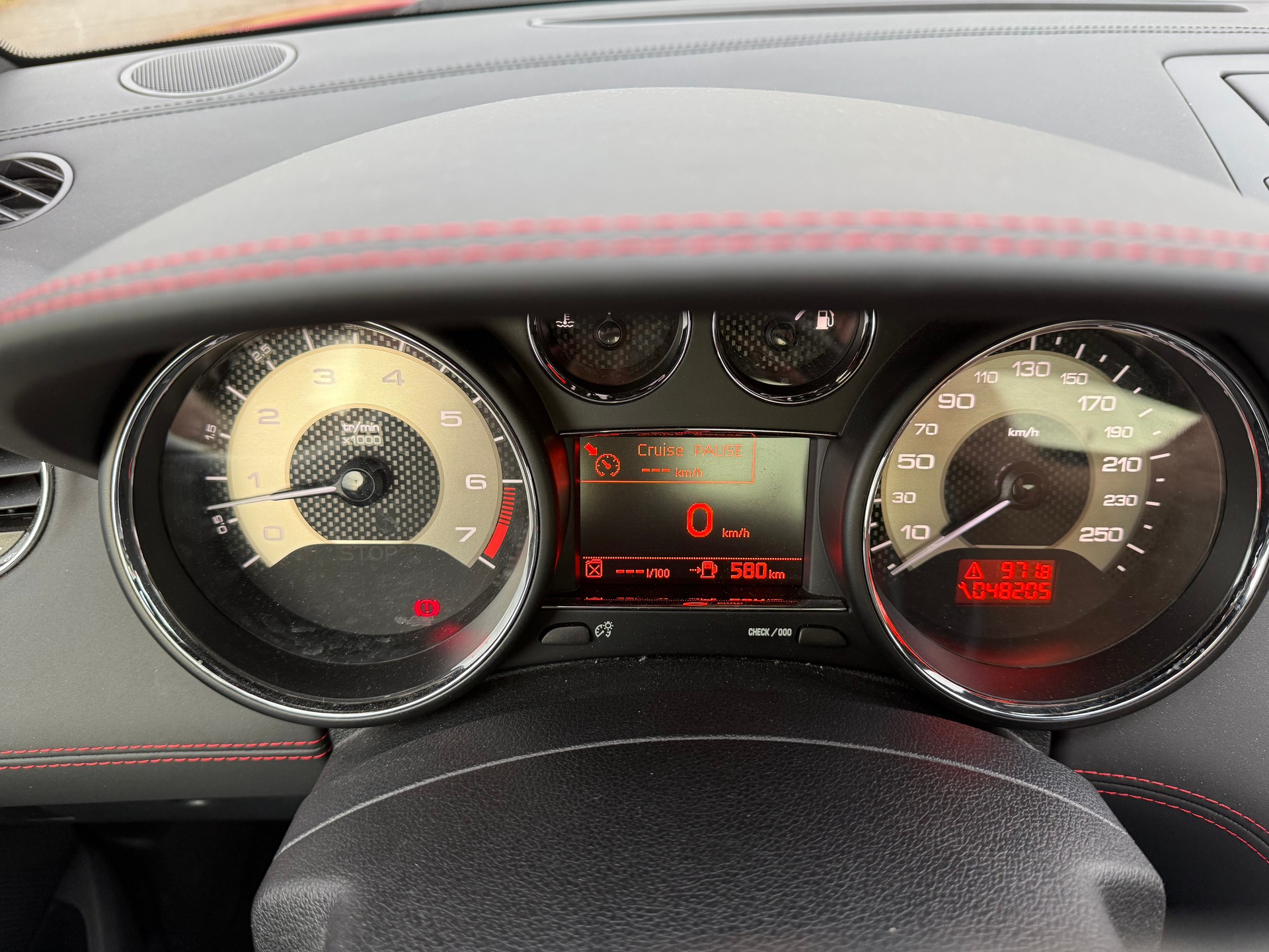PEUGEOT RCZ R 1.6 Turbo-image-9