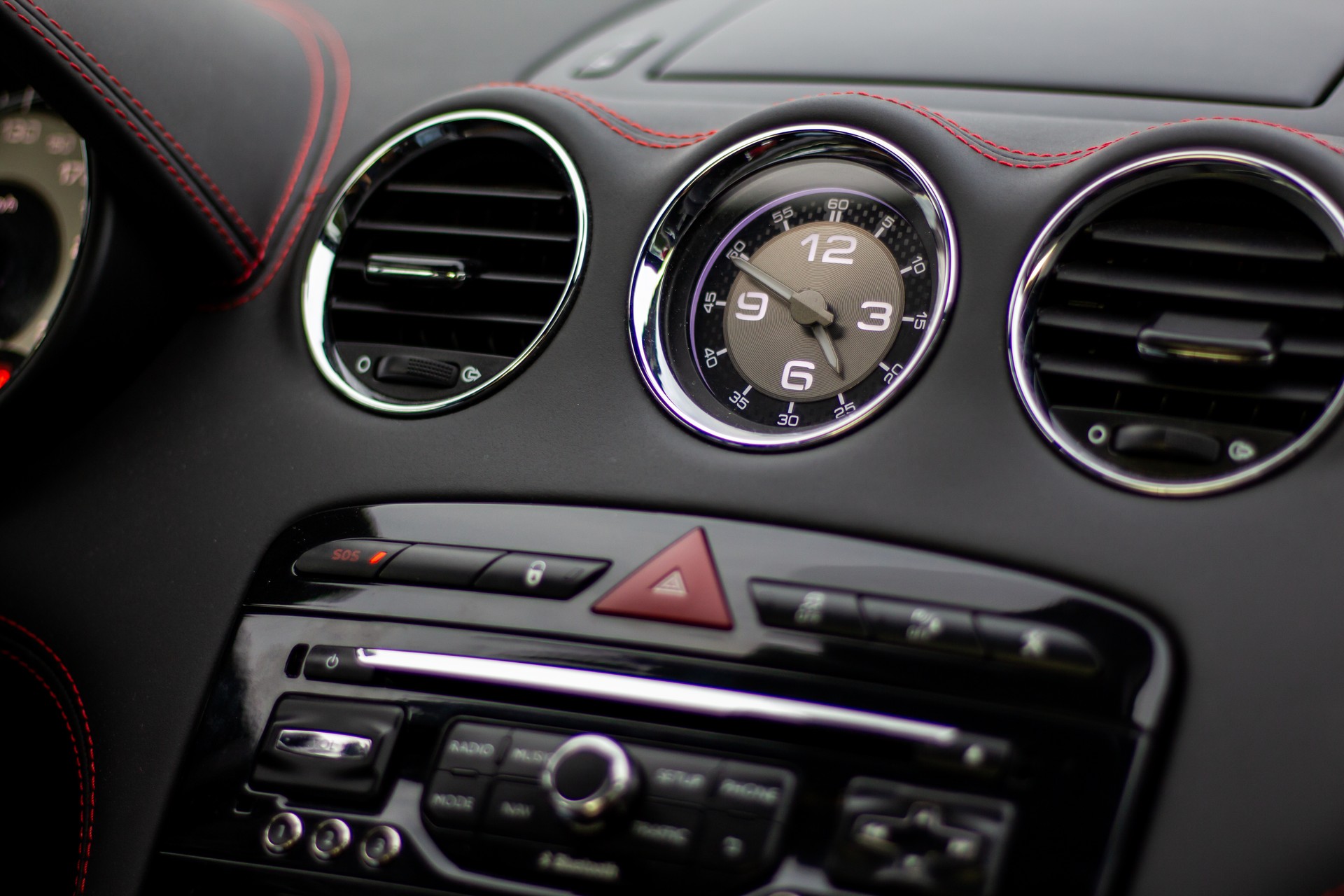 PEUGEOT RCZ R 1.6 Turbo-image-16
