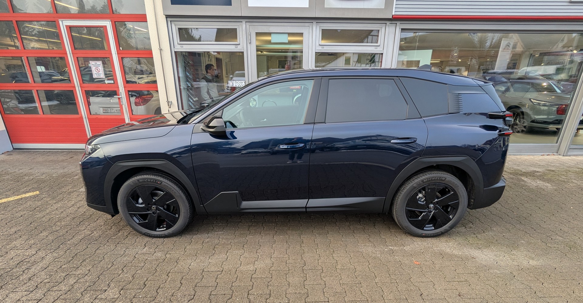 CITROEN C5 Aircross 1.2 HEV Plus Automat-image-3