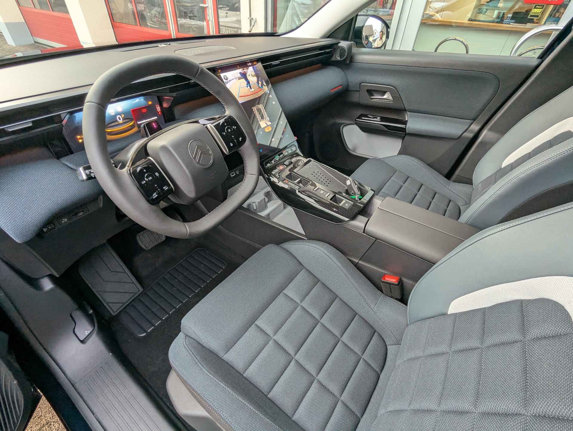 CITROEN C5 Aircross 1.2 HEV Plus Automat-image-14