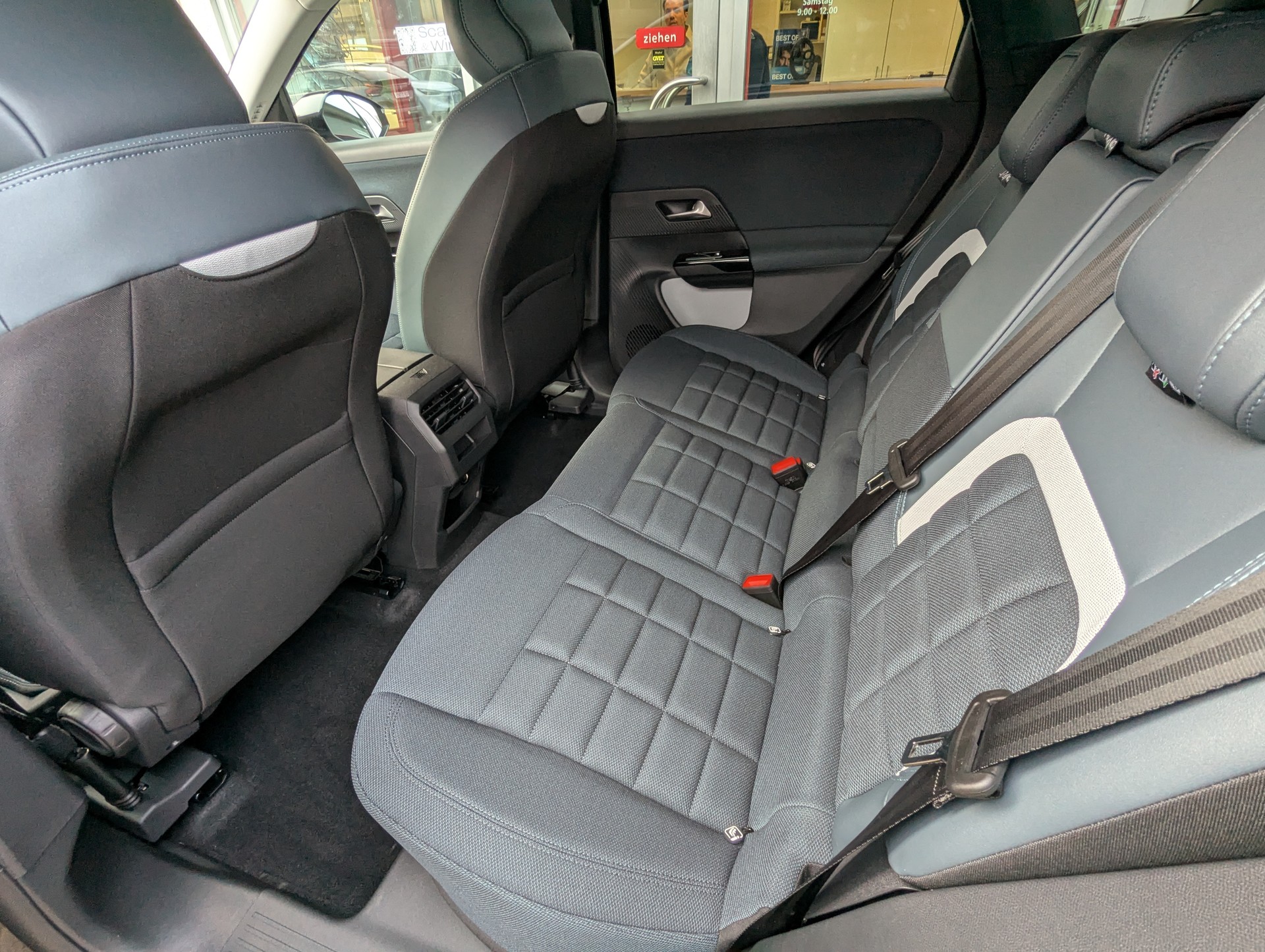 CITROEN C5 Aircross 1.2 HEV Plus Automat-image-10