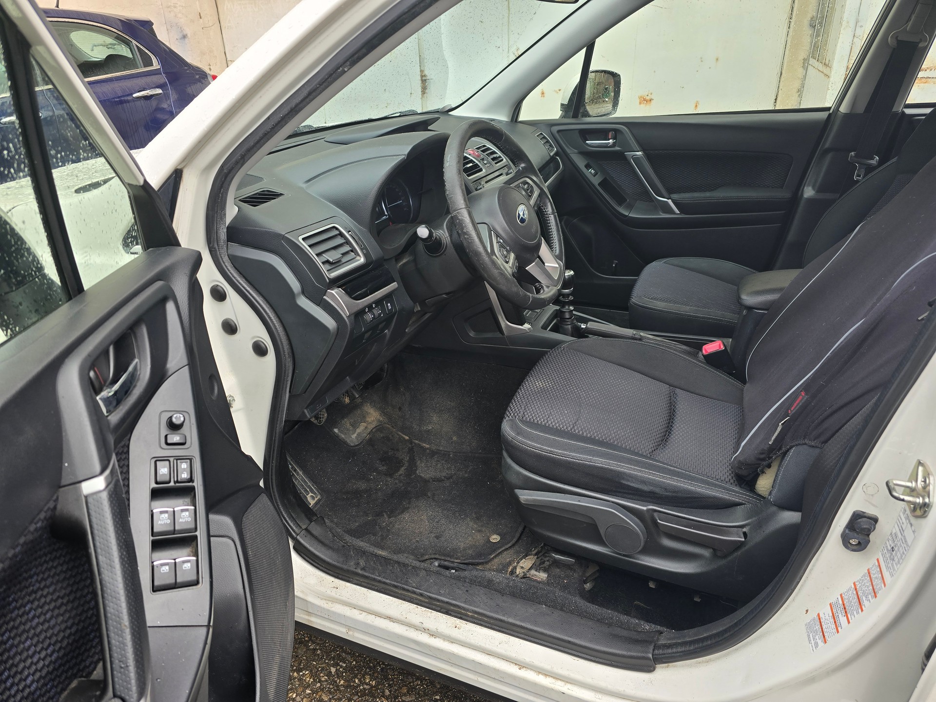 SUBARU Forester 2.0i Swiss-image-9