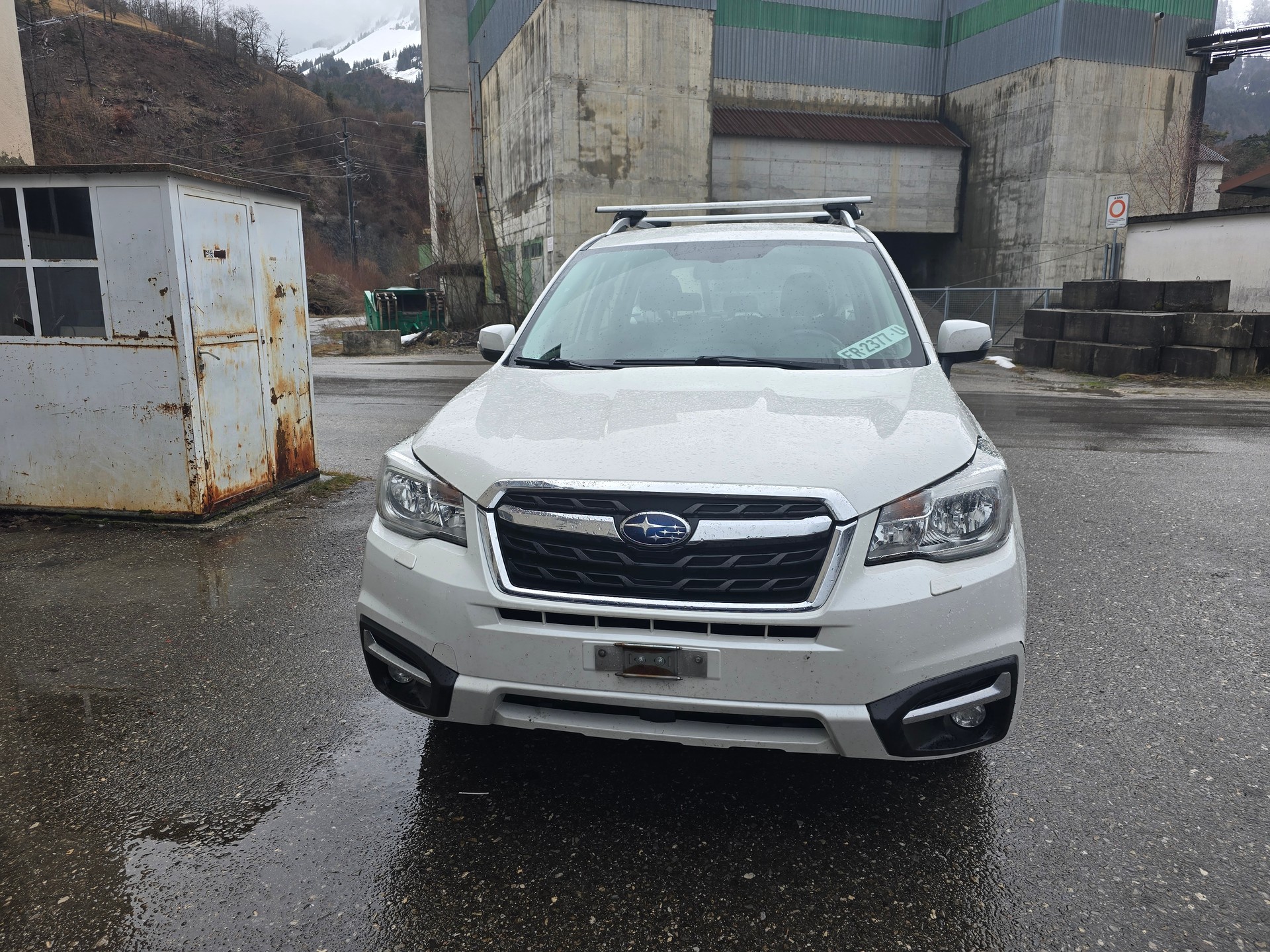 SUBARU Forester 2.0i Swiss