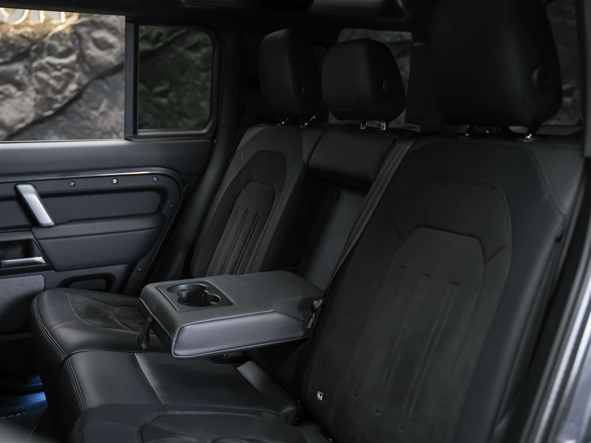 LAND ROVER Defender 110 5.0 V8 SC *URBAN*24" Felgen*Werksgarantie*AHK*-image-14