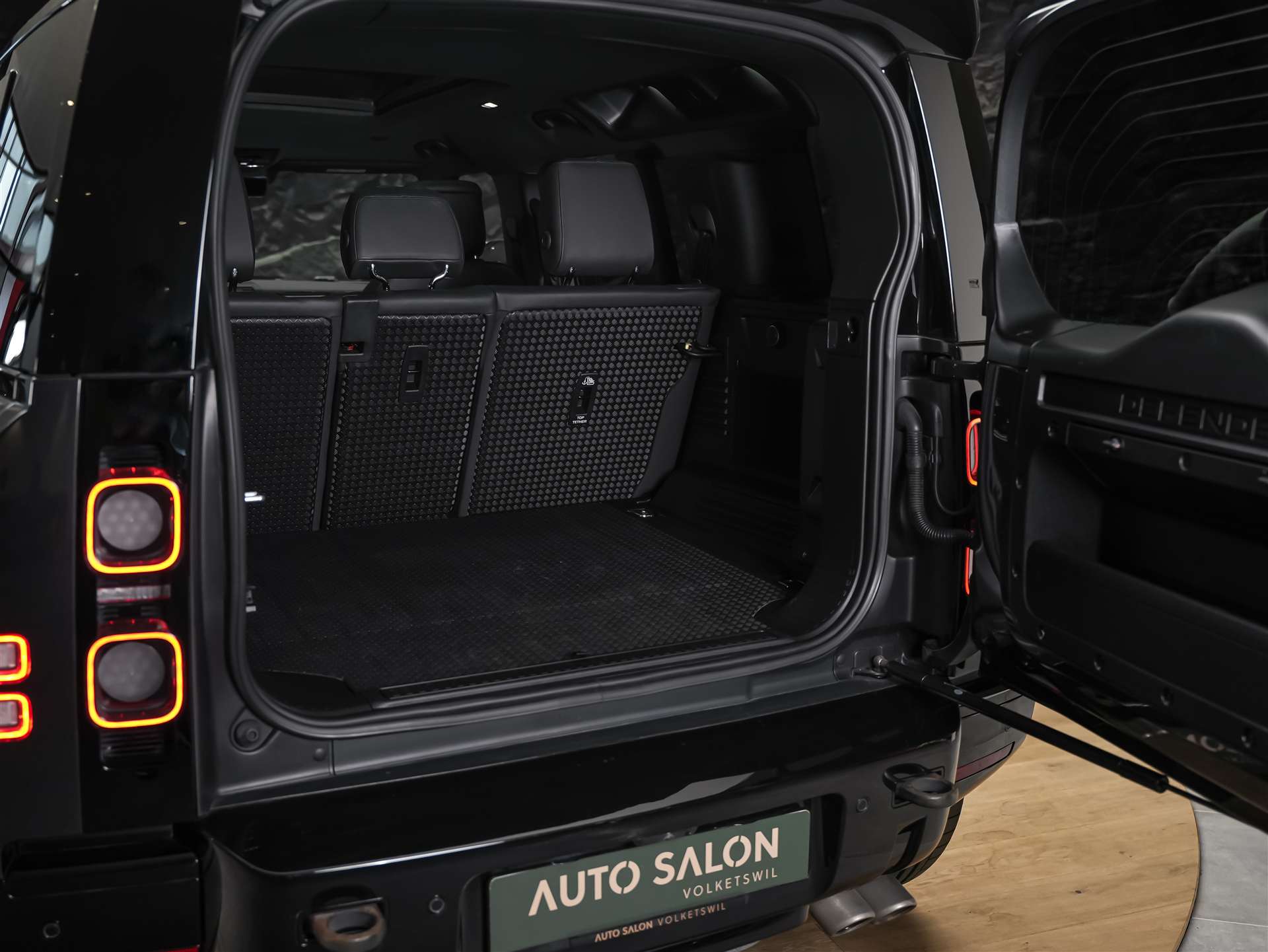 LAND ROVER Defender 110 5.0 V8 SC *URBAN*24" Felgen*Werksgarantie*AHK*-image-42